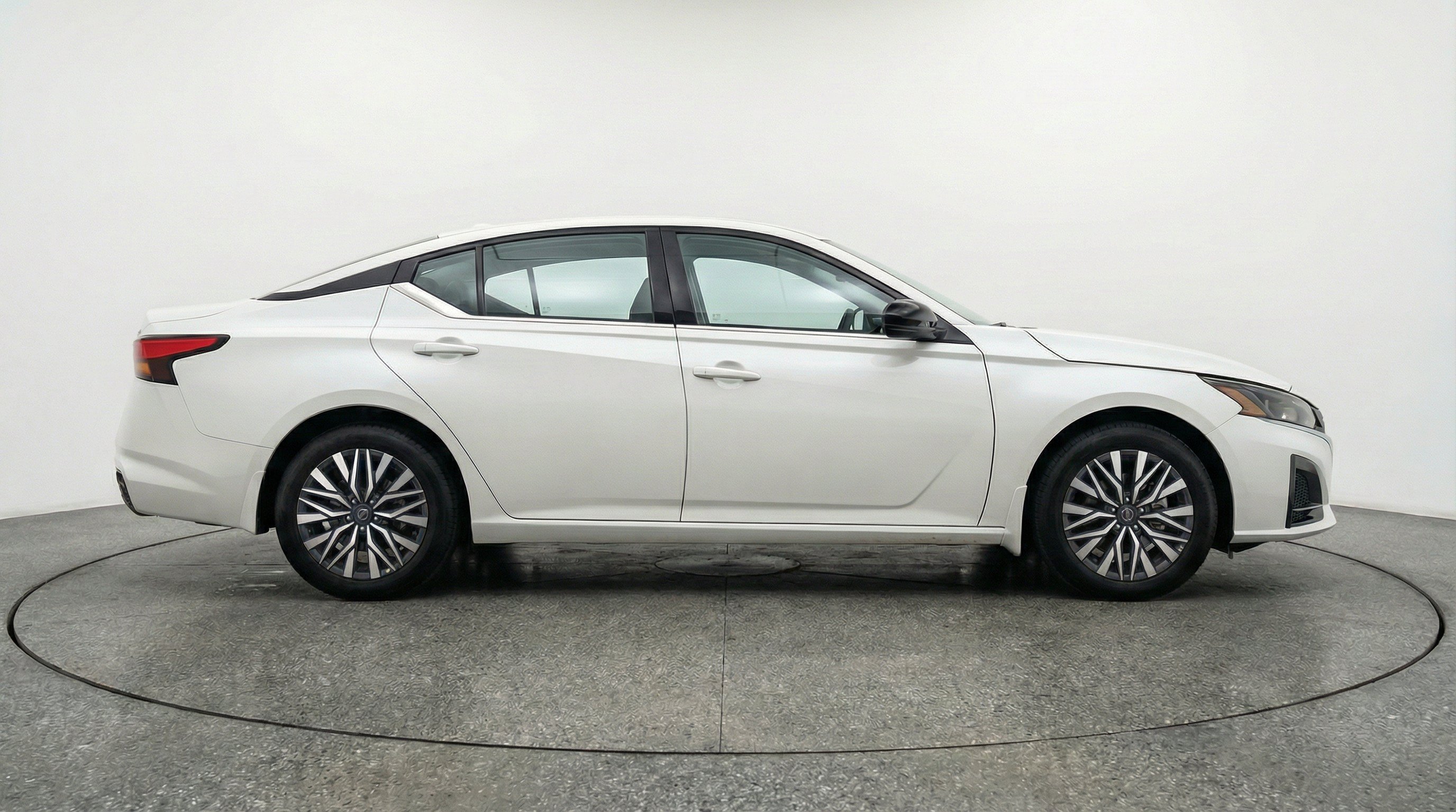 Thumbnail: 2025 Nissan Altima - 10