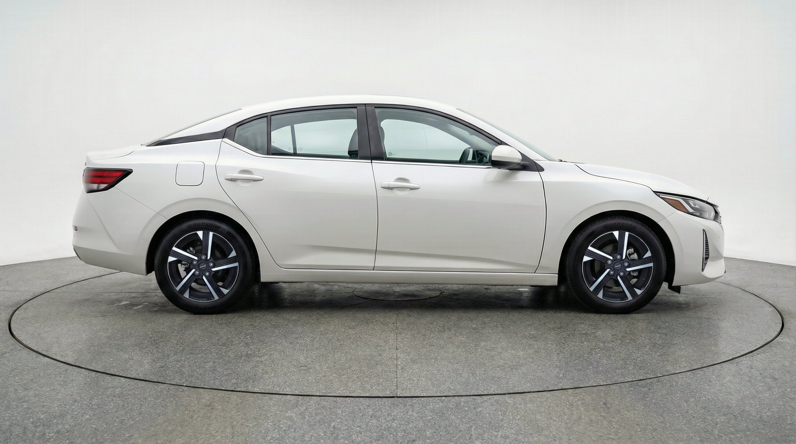 Thumbnail: 2025 Nissan Sentra - 10