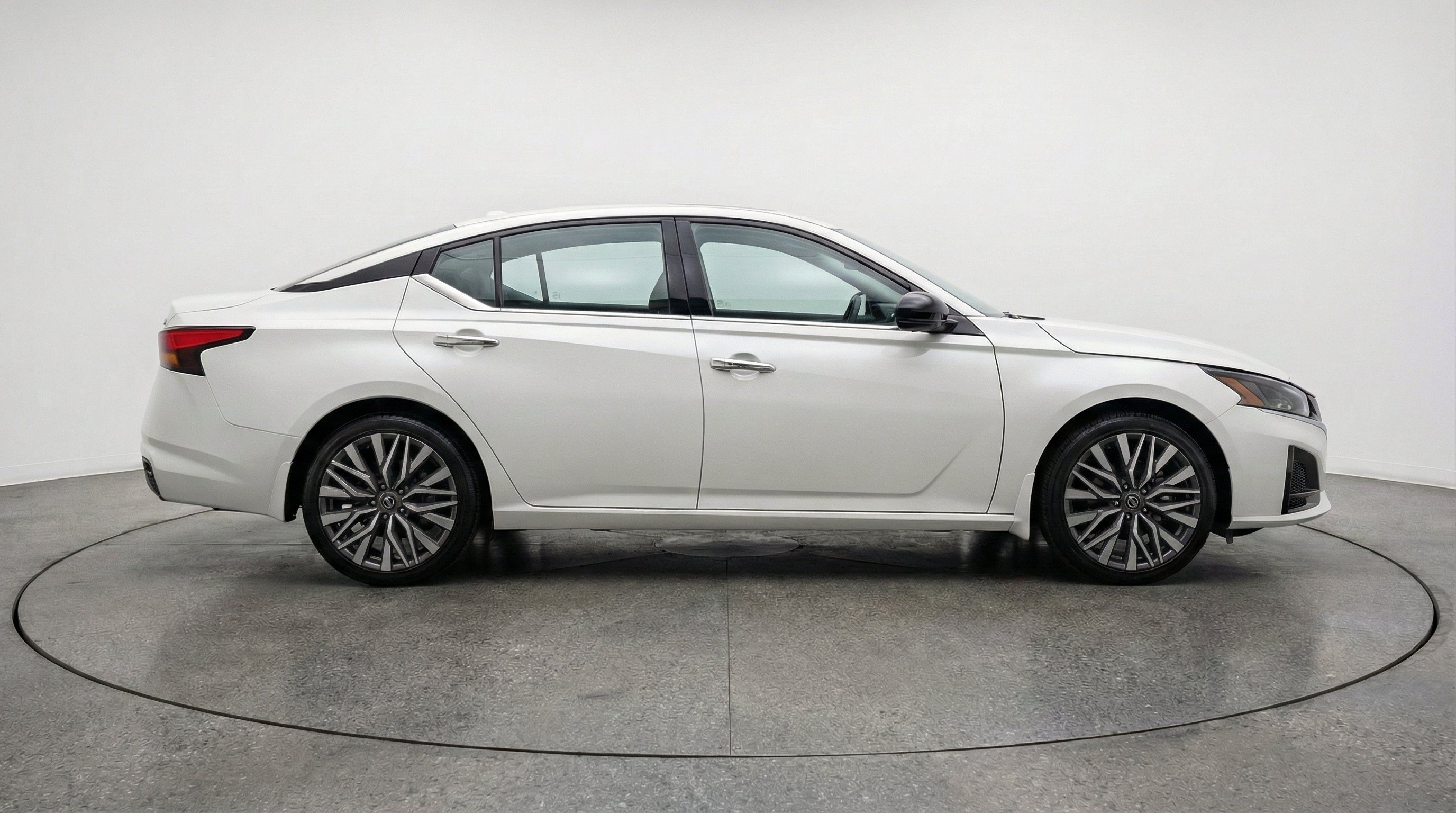 Thumbnail: 2025 Nissan Altima - 10