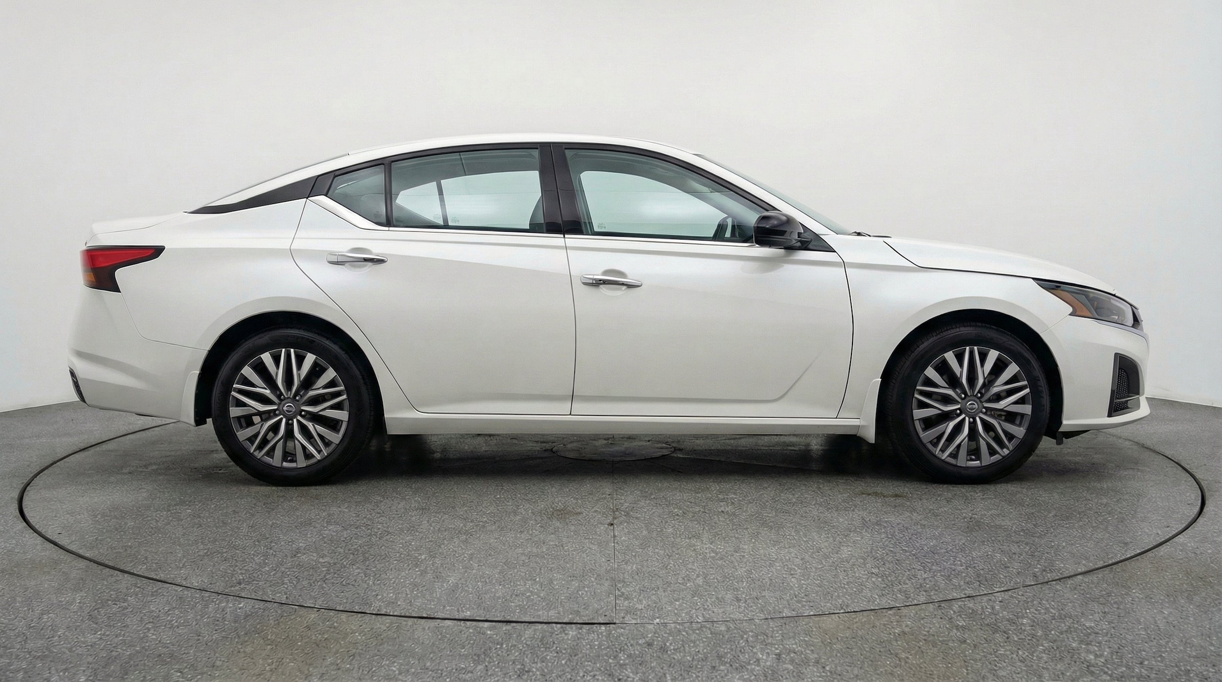 Thumbnail: 2025 Nissan Altima - 10