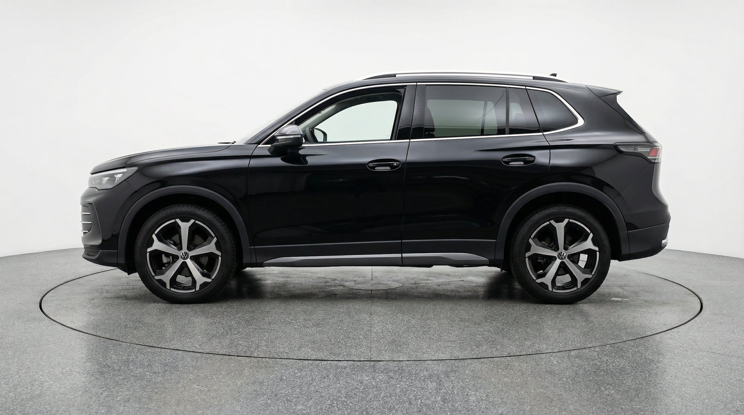 Thumbnail: 2026 Volkswagen Tiguan - 5
