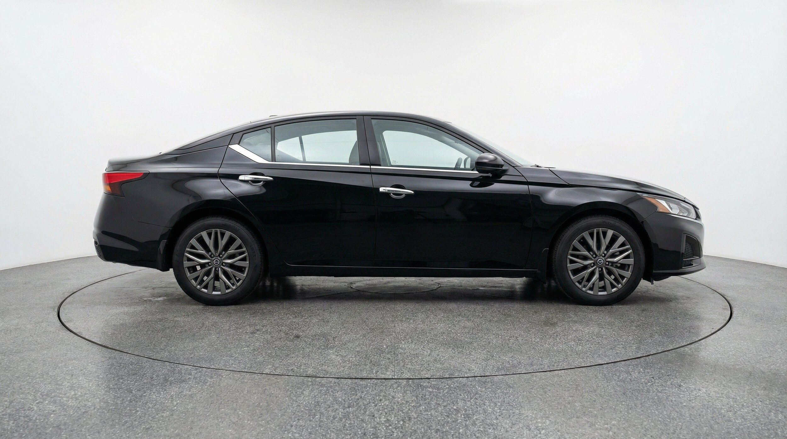 Thumbnail: 2025 Nissan Altima - 10