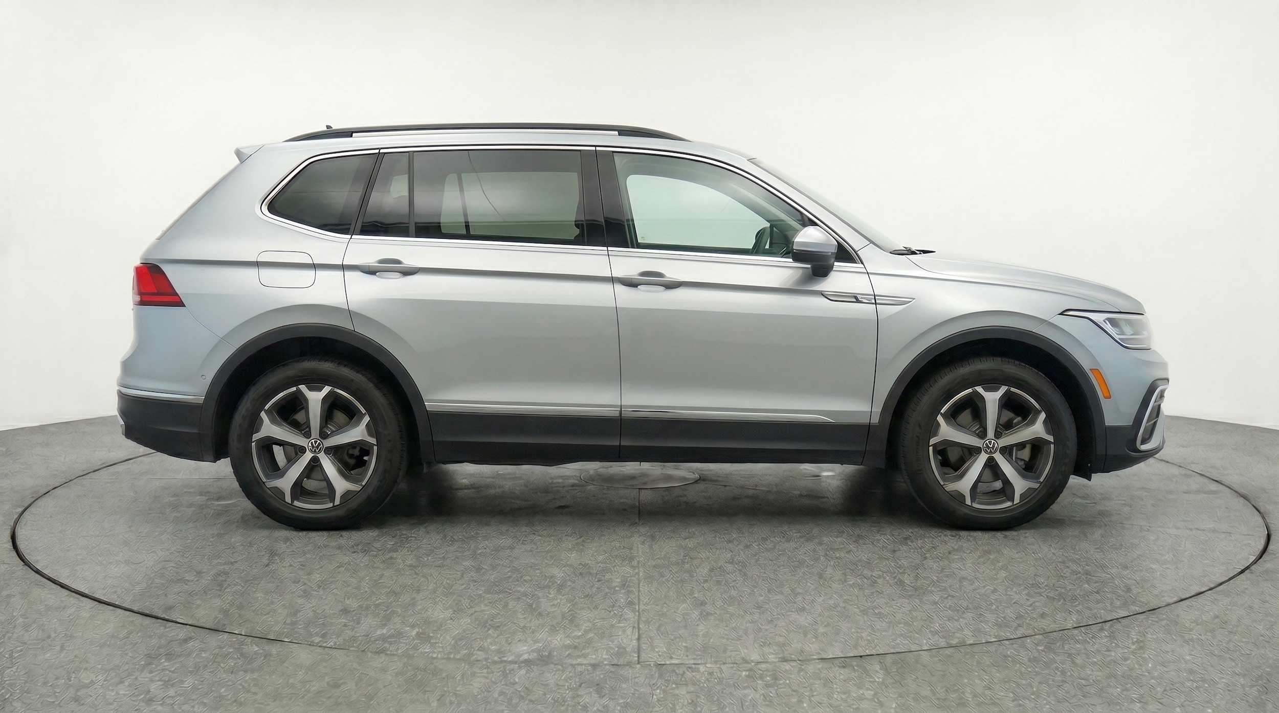 Thumbnail: 2026 Volkswagen Tiguan - 10
