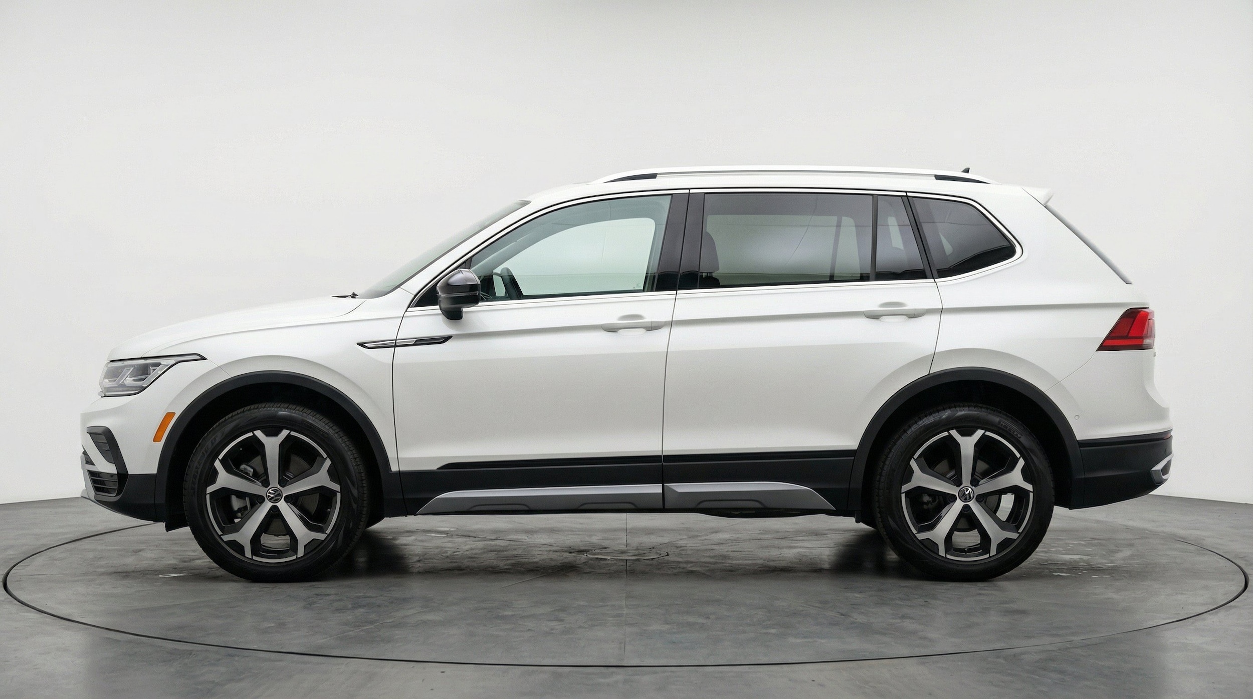 Thumbnail: 2026 Volkswagen Tiguan - 5
