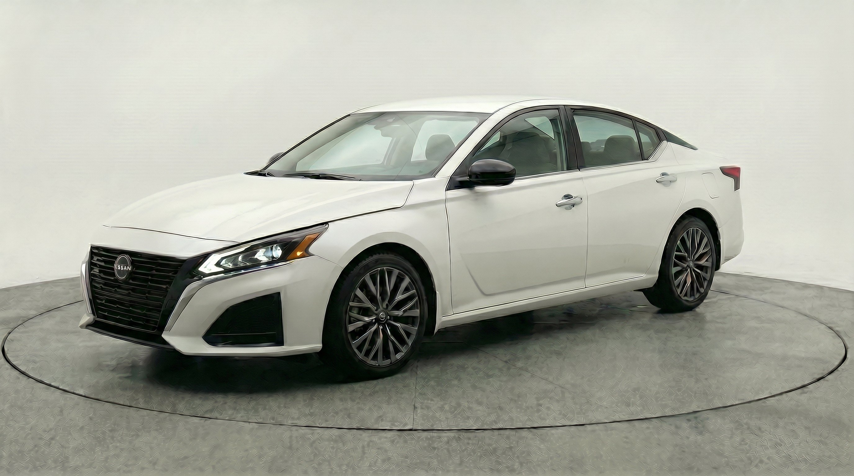 Thumbnail: 2025 Nissan Altima - 3