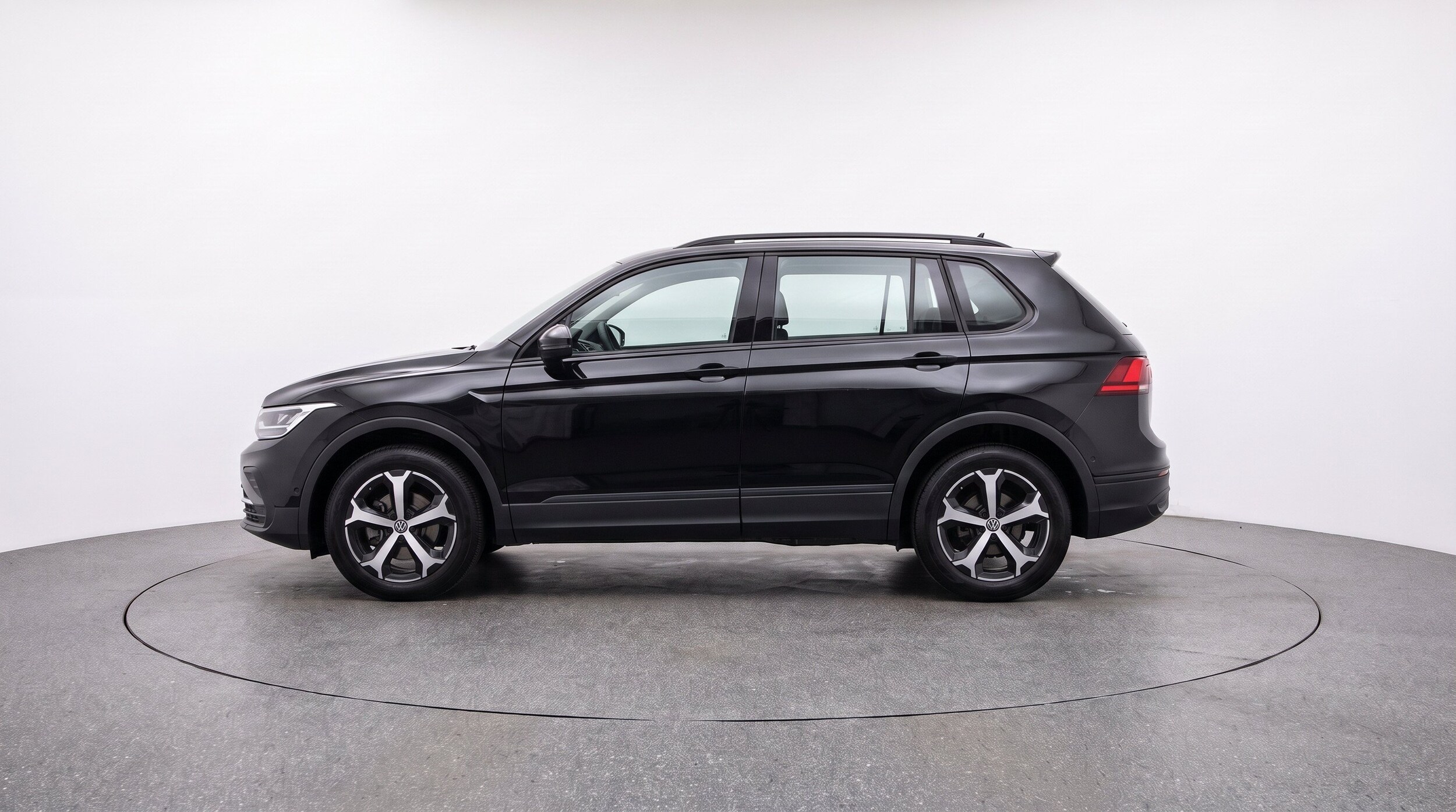 Thumbnail: 2026 Volkswagen Tiguan - 5