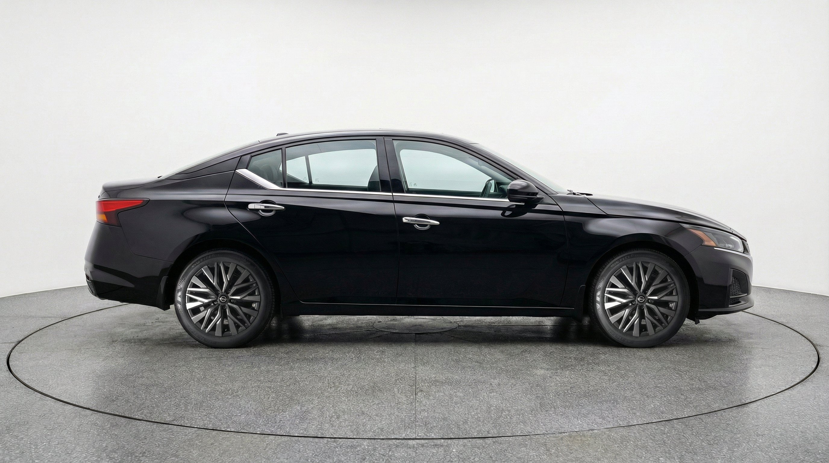 Thumbnail: 2025 Nissan Altima - 10