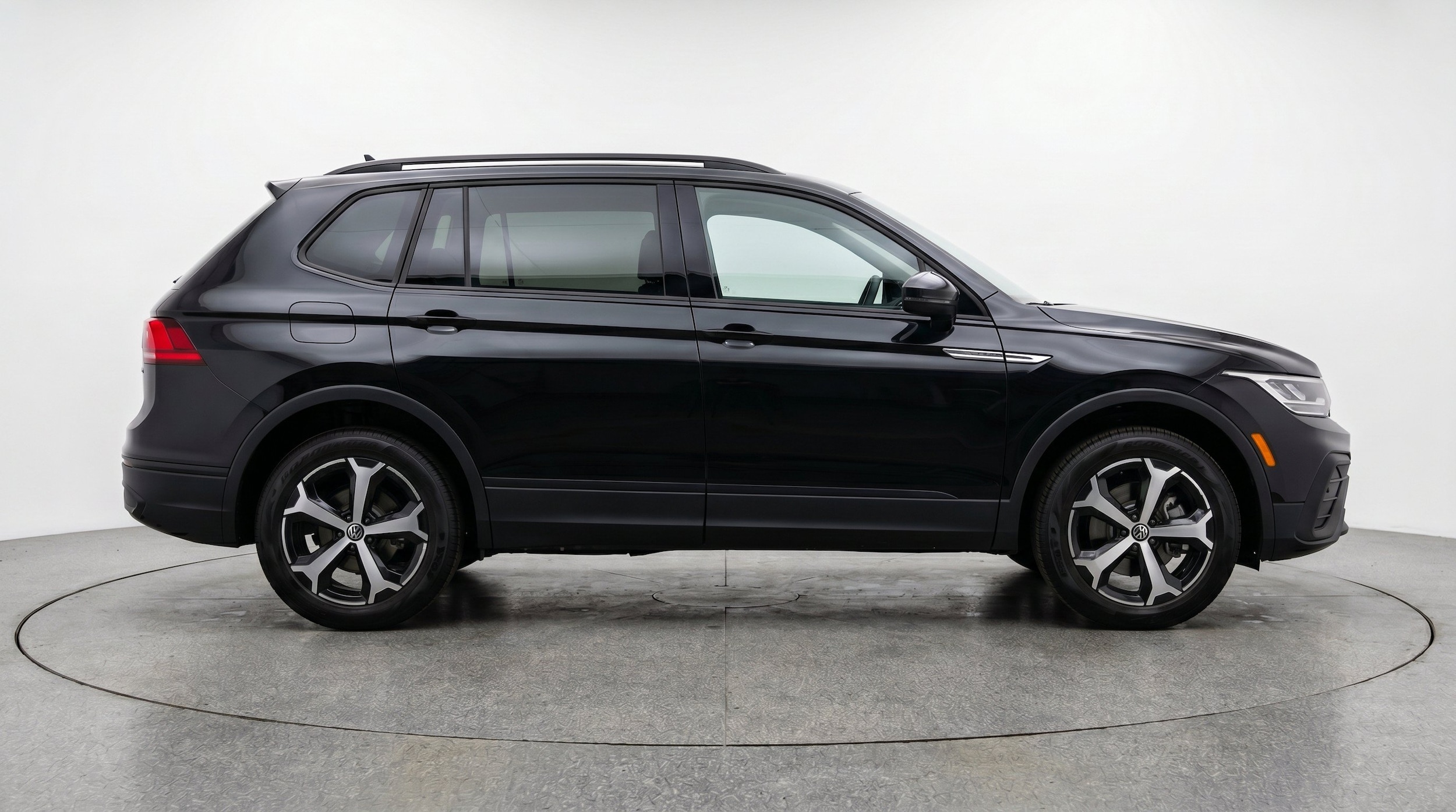 Thumbnail: 2026 Volkswagen Tiguan - 10