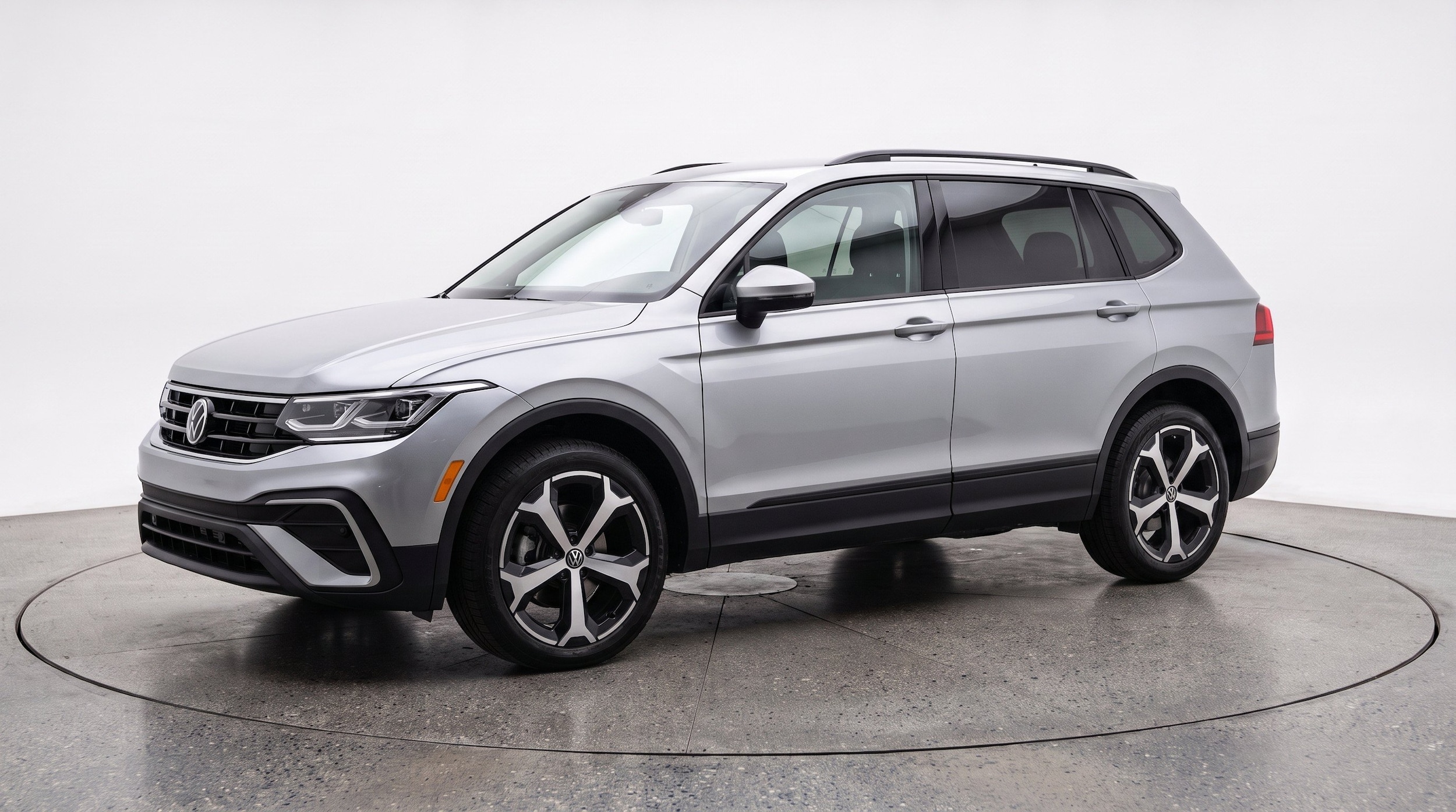 Thumbnail: 2026 Volkswagen Tiguan - 3