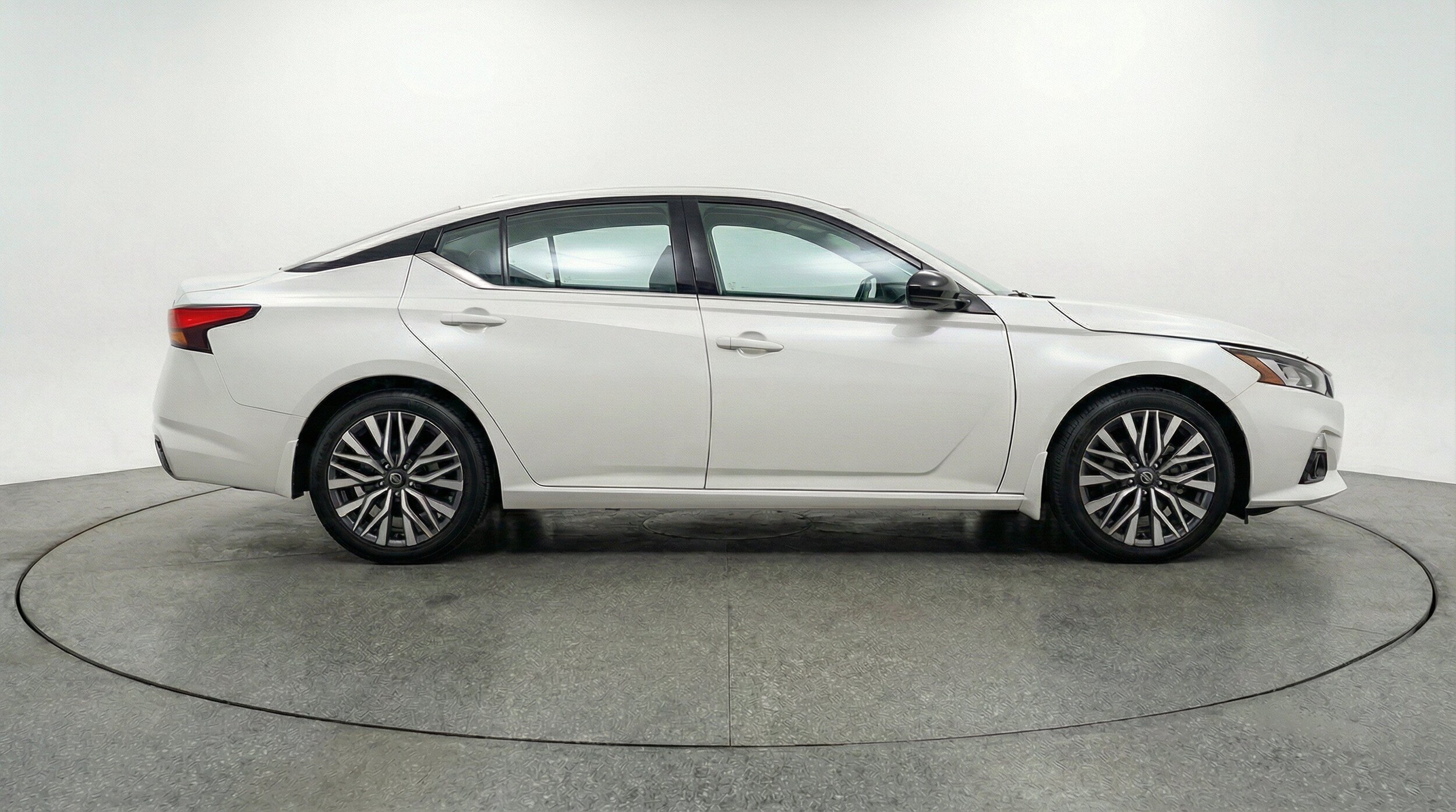 Thumbnail: 2025 Nissan Altima - 10