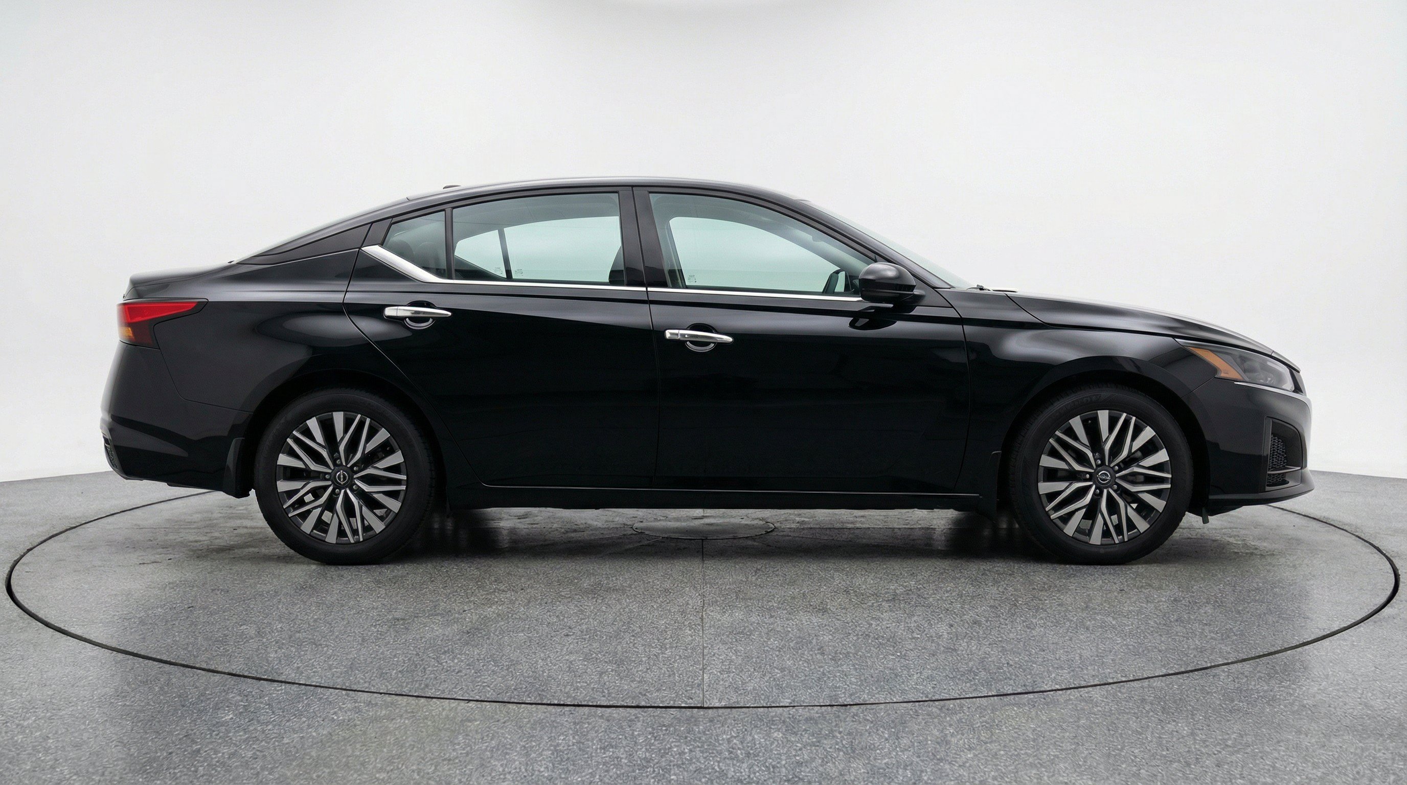 Thumbnail: 2025 Nissan Altima - 10