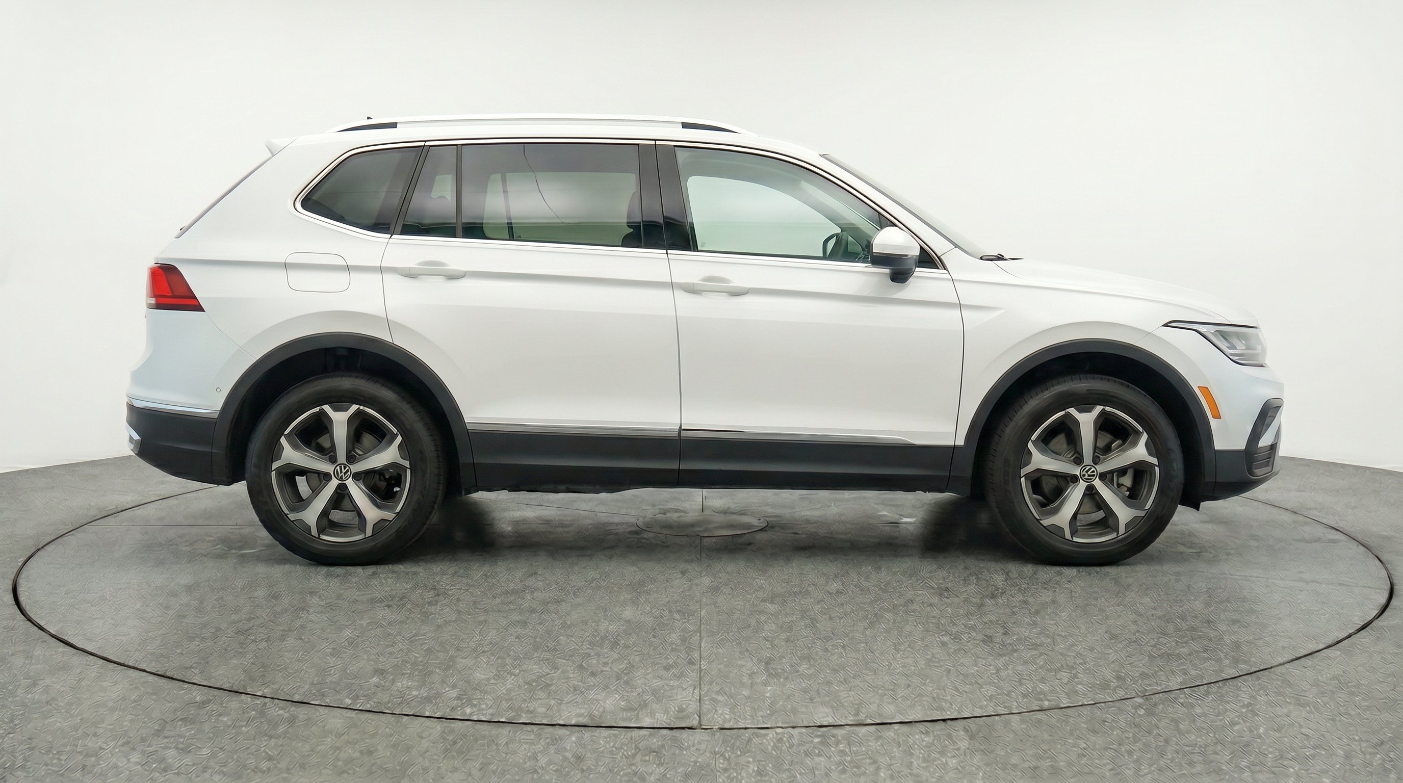 Thumbnail: 2026 Volkswagen Tiguan - 10