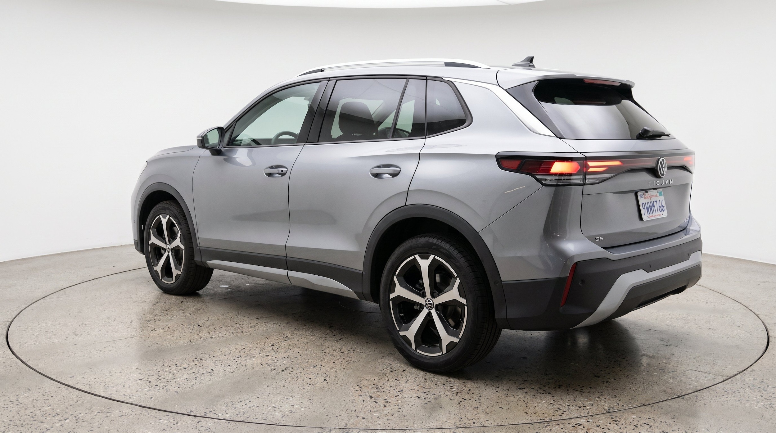 Thumbnail: 2026 Volkswagen Tiguan - 6
