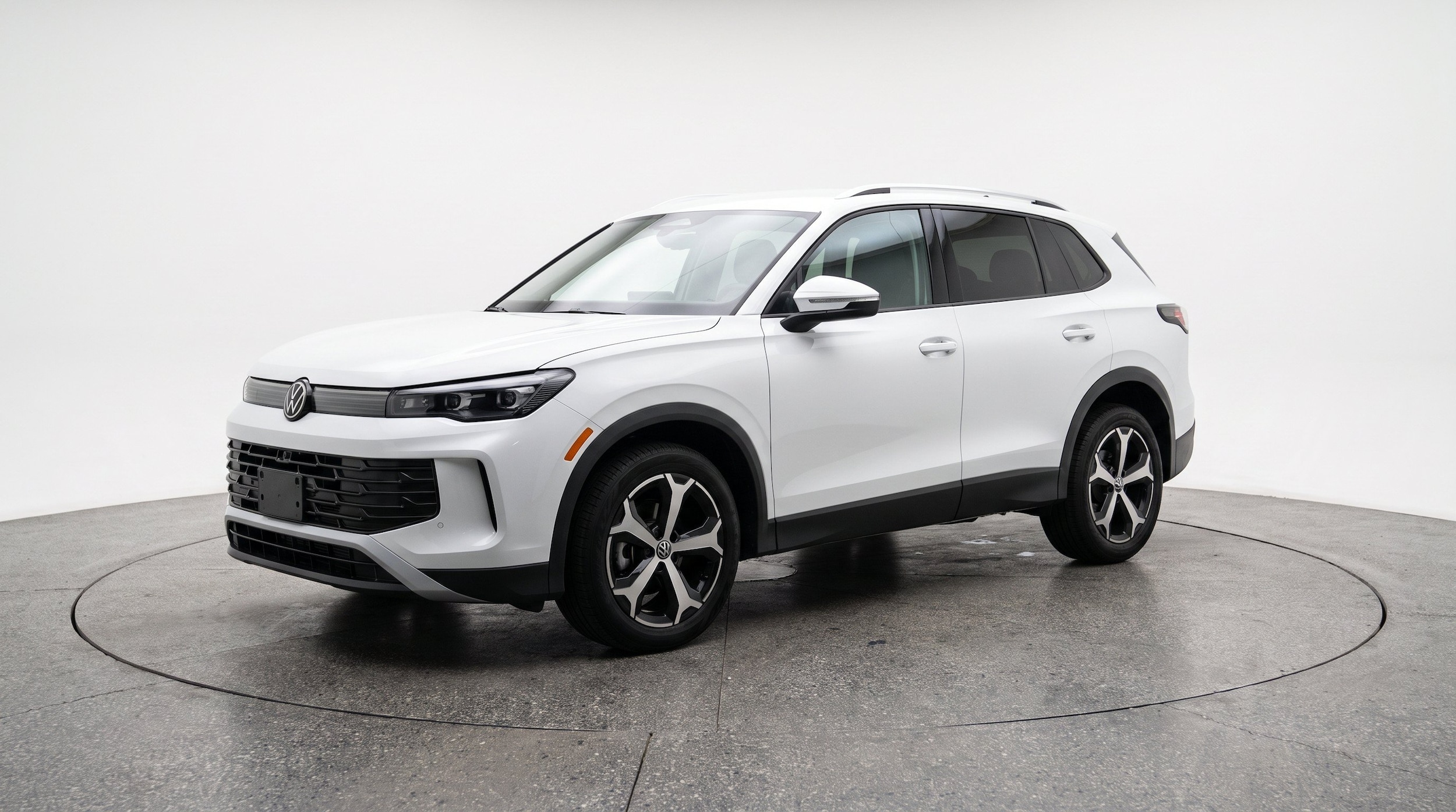 Thumbnail: 2026 Volkswagen Tiguan - 3