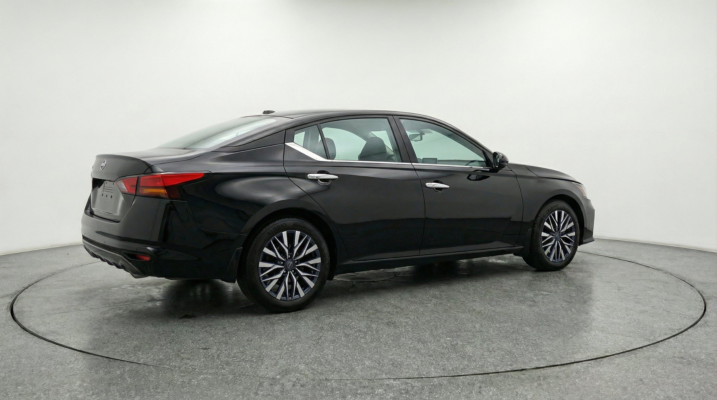 Thumbnail: 2025 Nissan Altima - 9