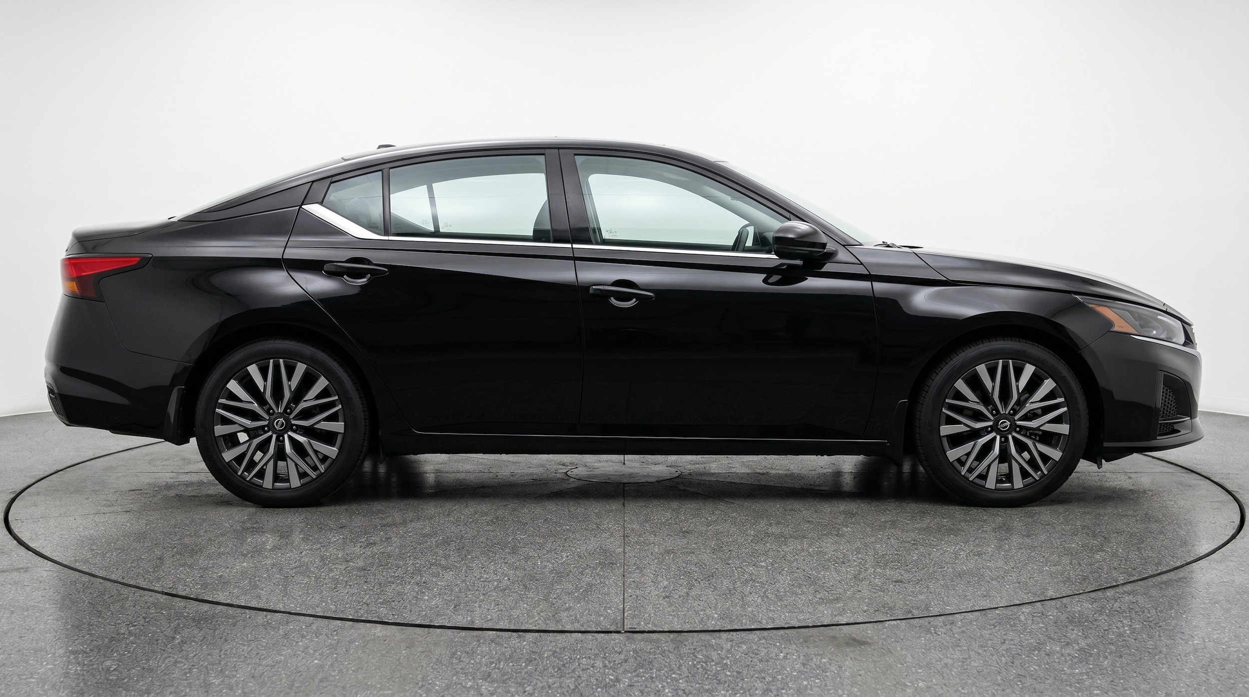 Thumbnail: 2025 Nissan Altima - 10