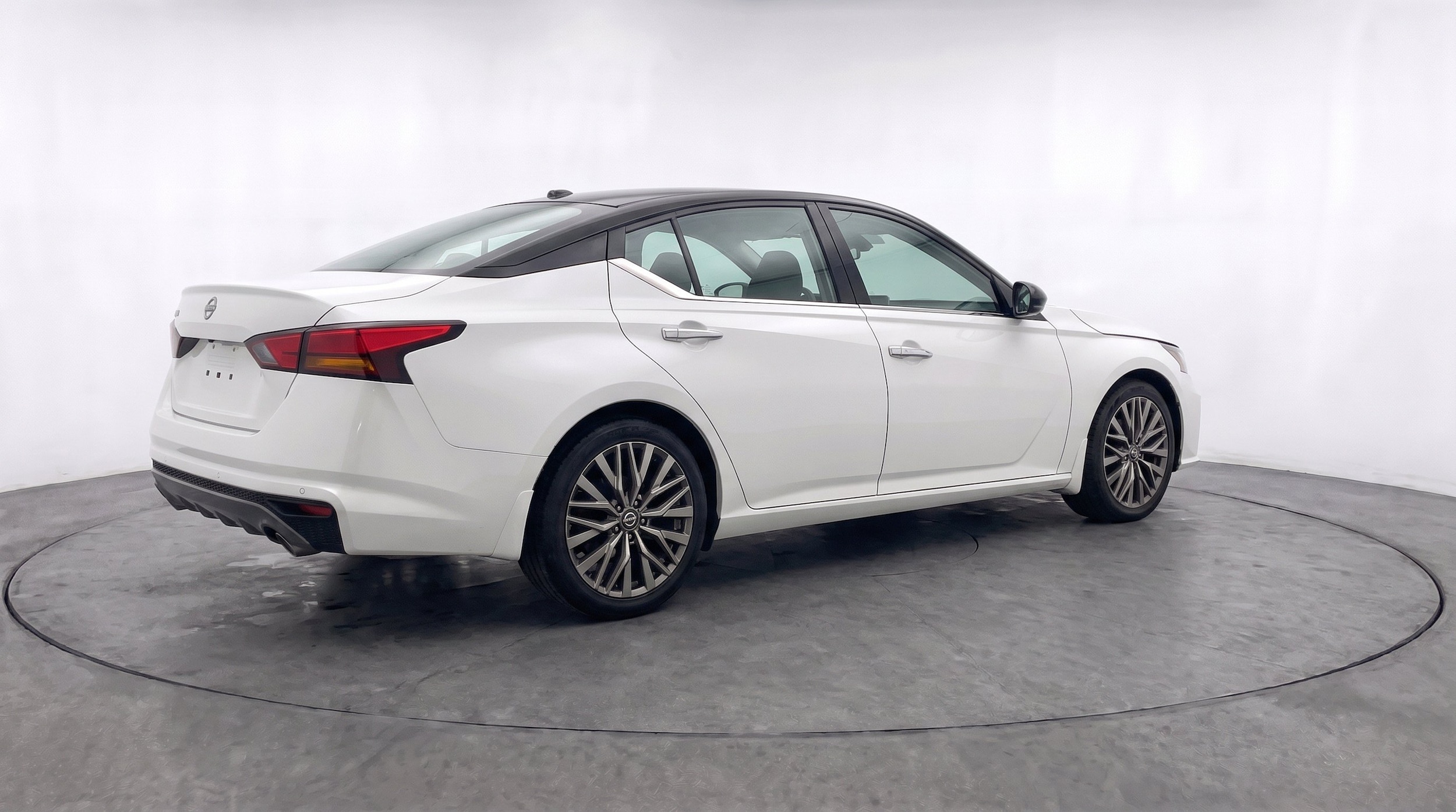 Thumbnail: 2025 Nissan Altima - 9