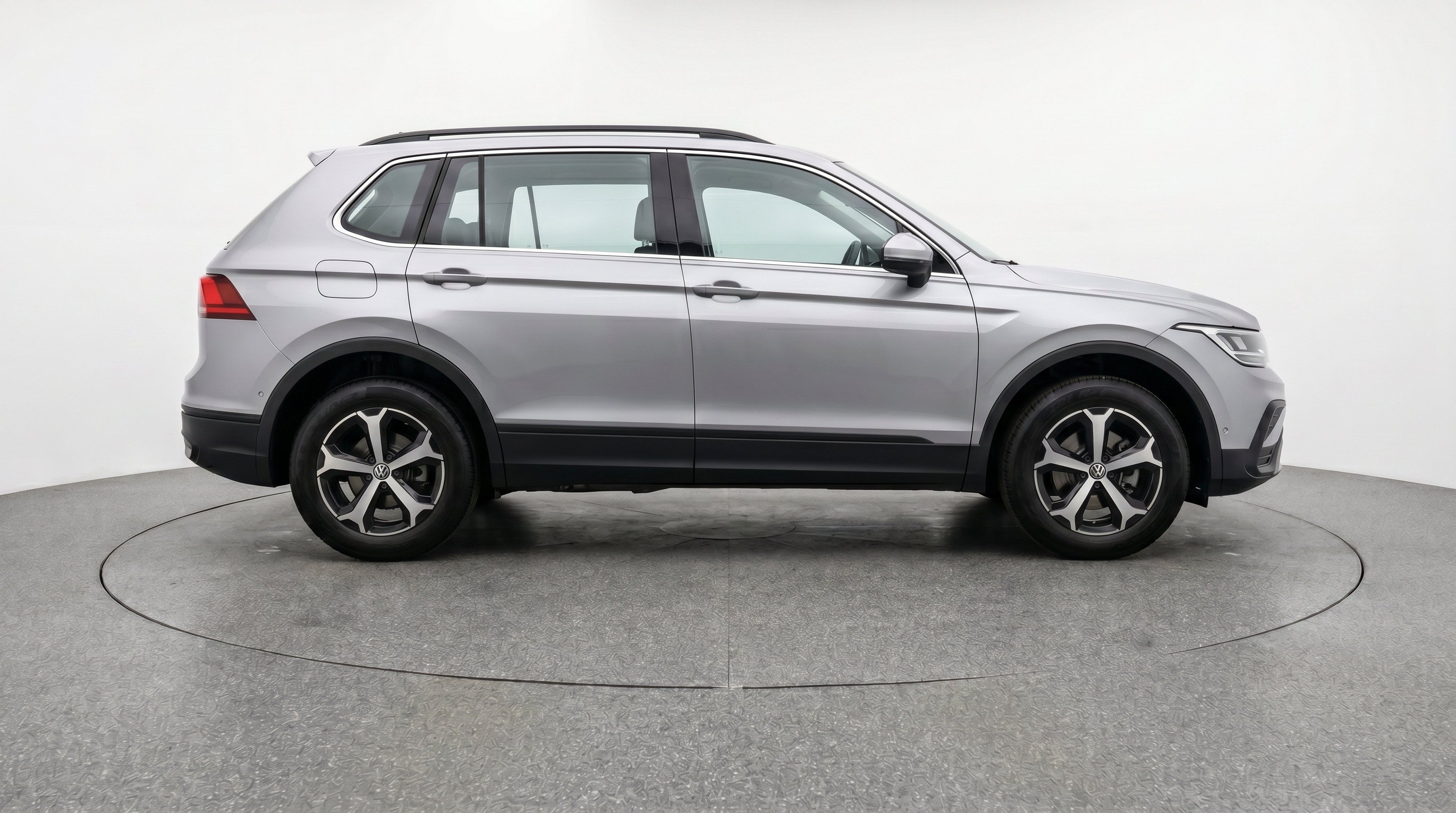 Thumbnail: 2026 Volkswagen Tiguan - 10