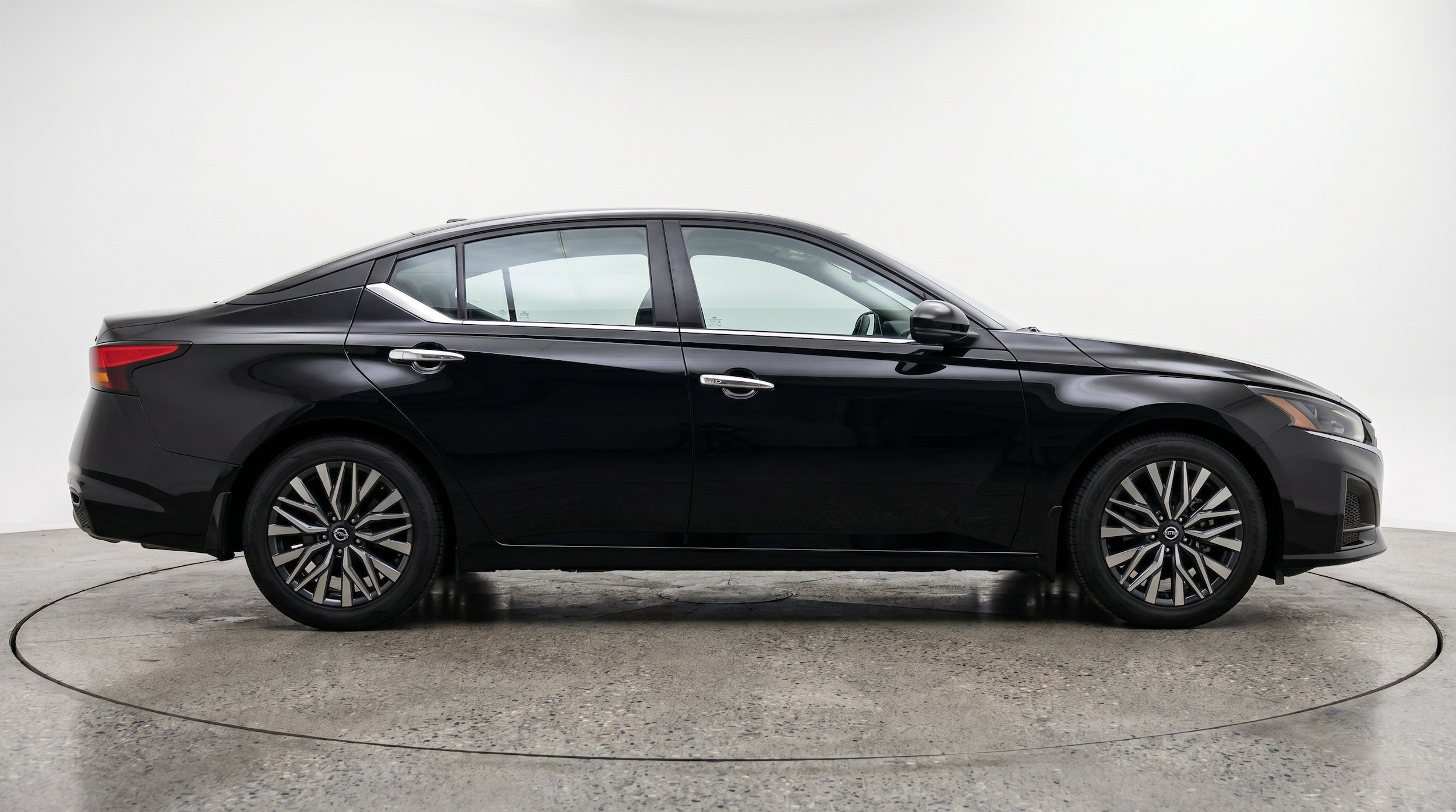Thumbnail: 2025 Nissan Altima - 10
