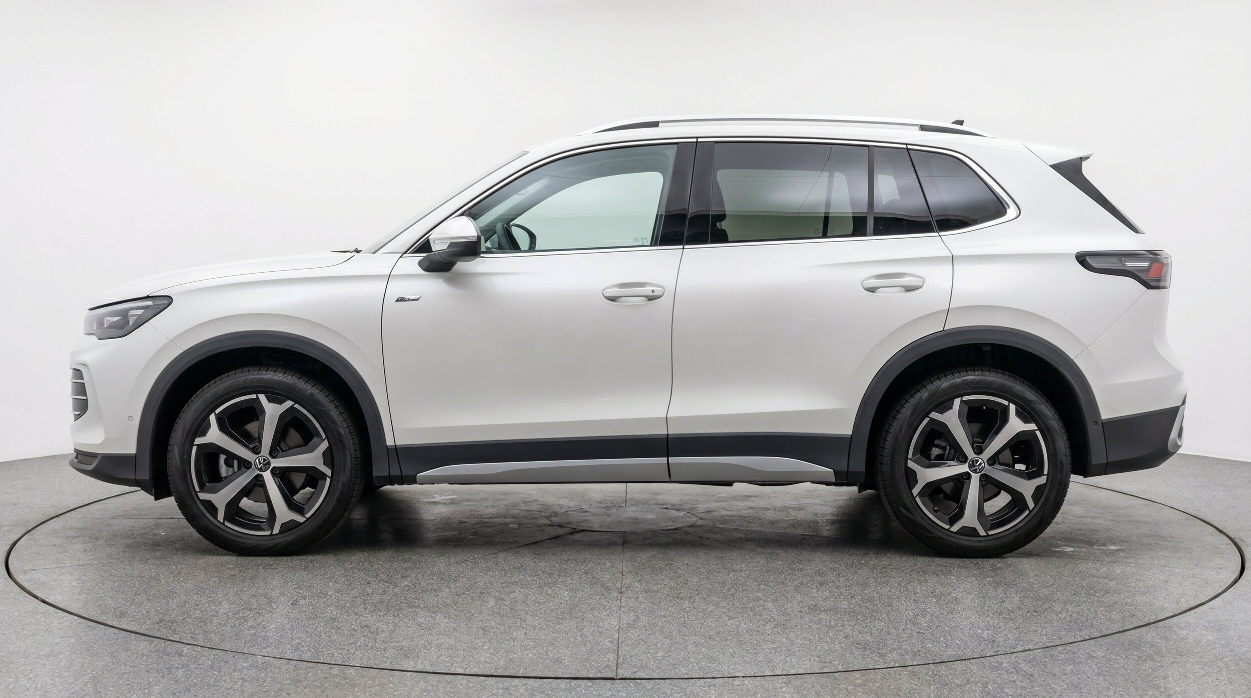Thumbnail: 2026 Volkswagen Tiguan - 5