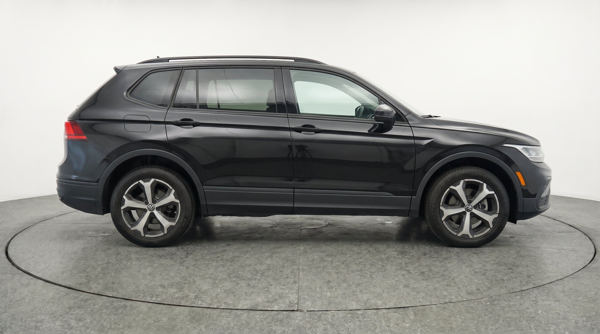 Thumbnail: 2026 Volkswagen Tiguan - 11