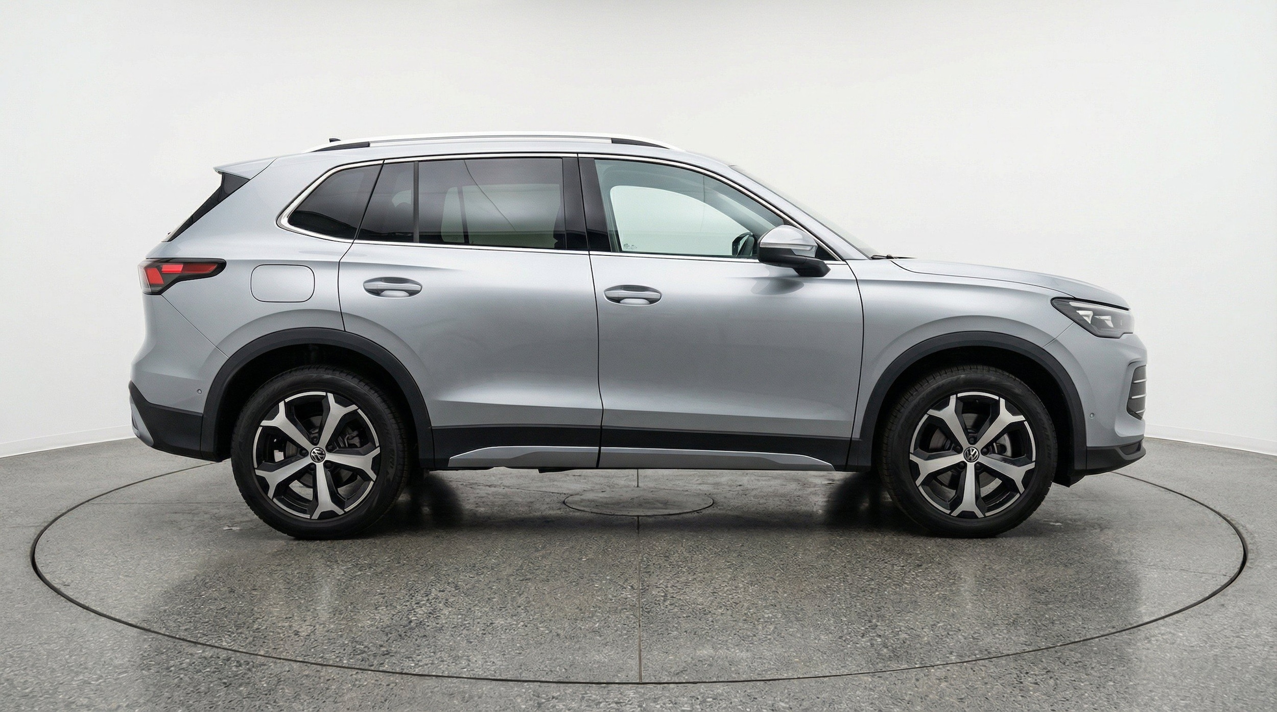Thumbnail: 2026 Volkswagen Tiguan - 10