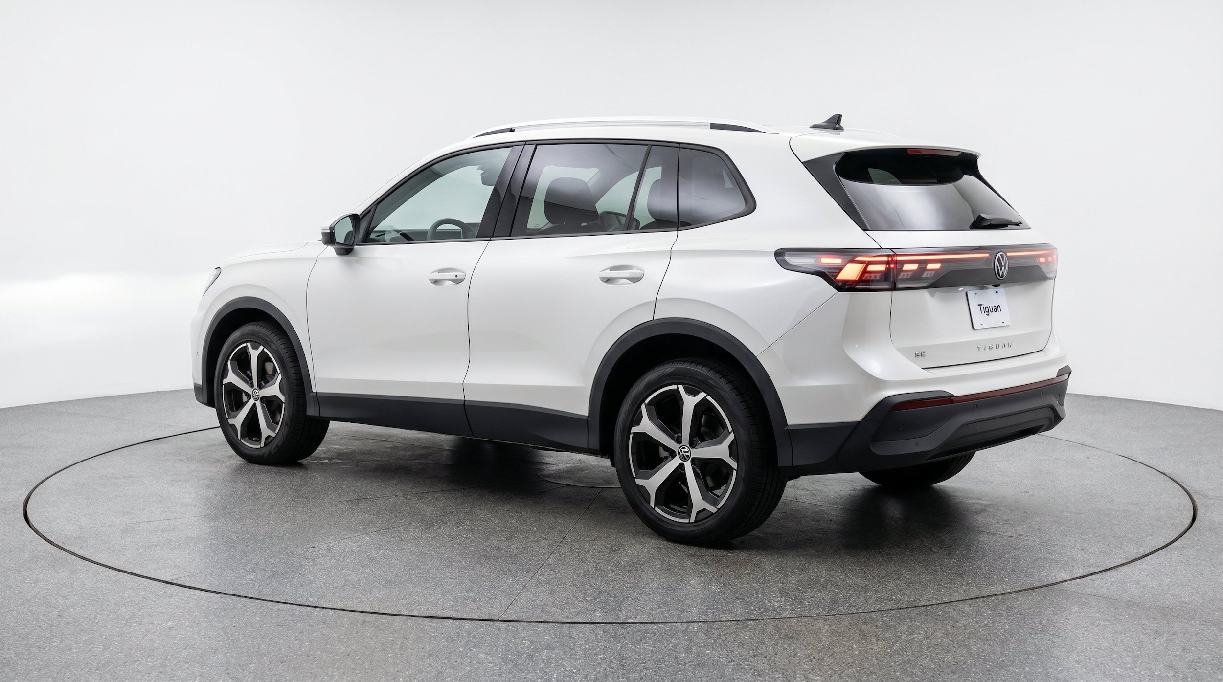 Thumbnail: 2026 Volkswagen Tiguan - 6