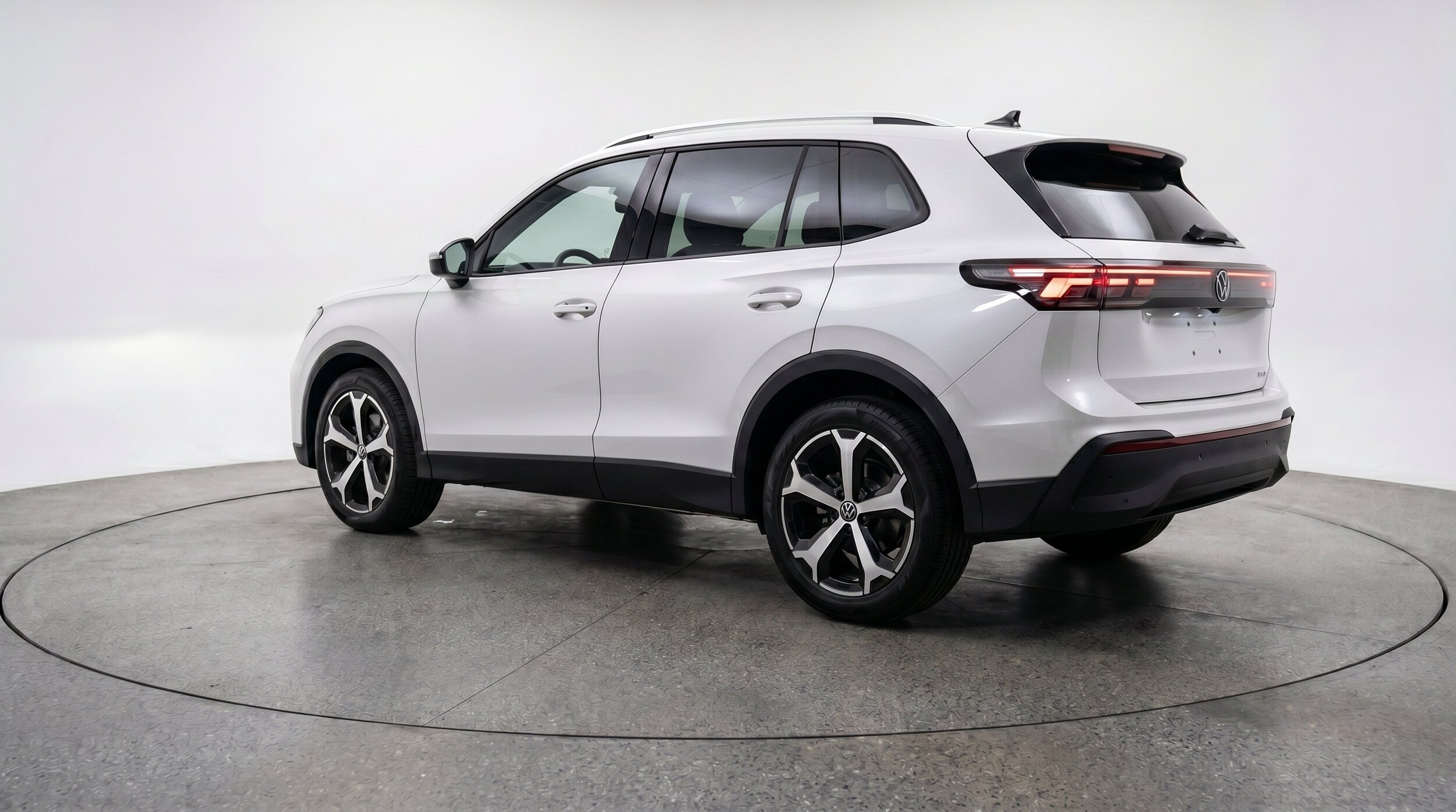 Thumbnail: 2026 Volkswagen Tiguan - 6