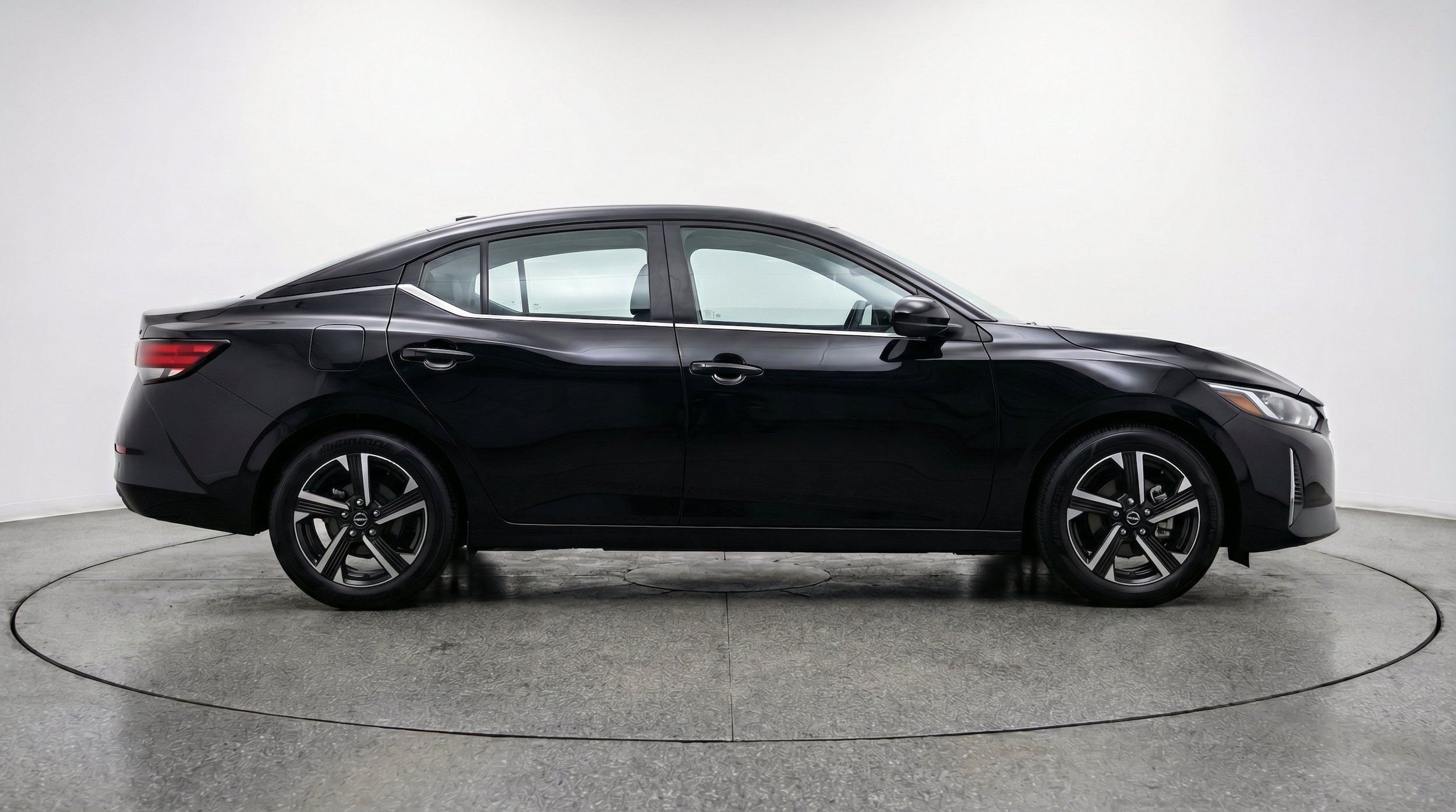 Thumbnail: 2025 Nissan Sentra - 10