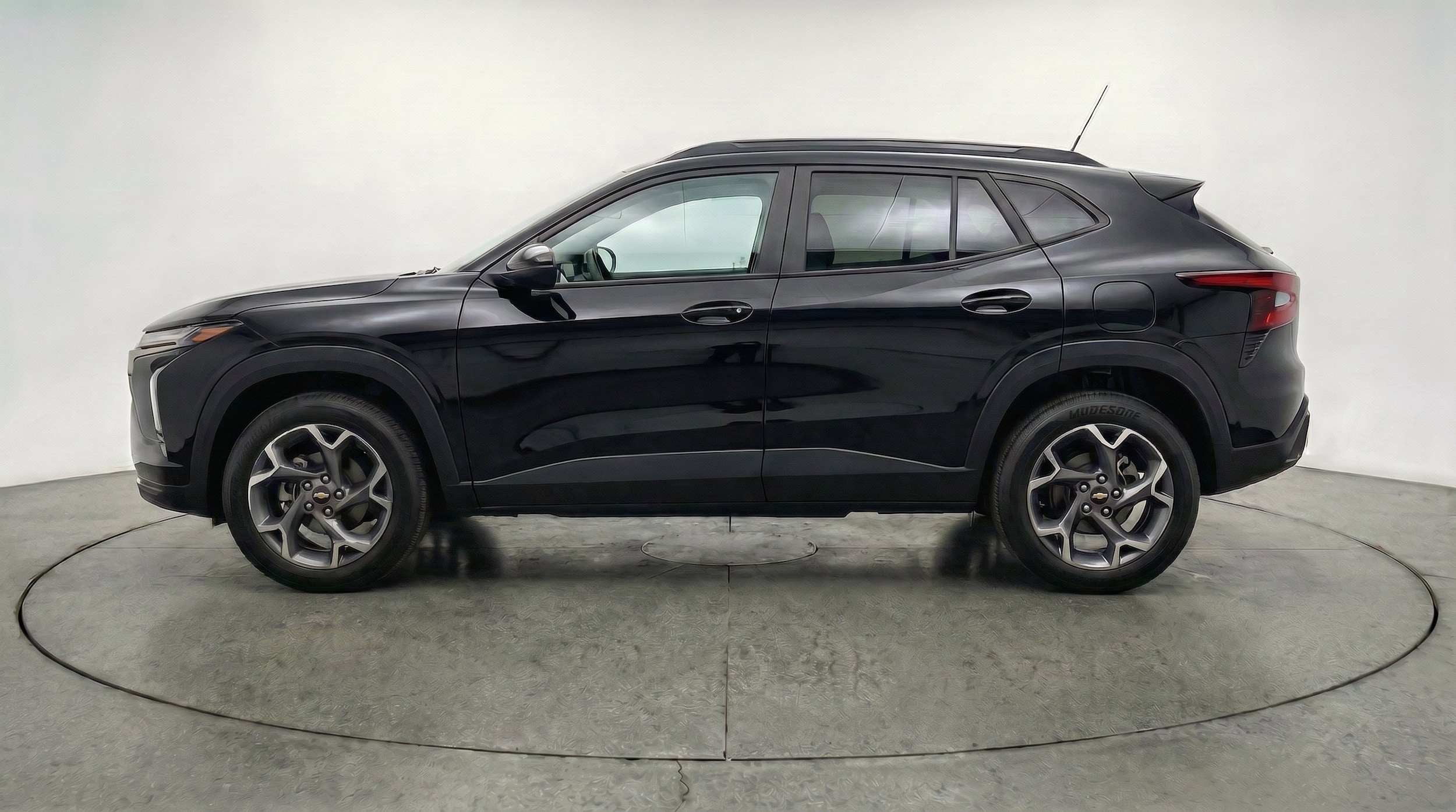 Thumbnail: 2025 Chevrolet Trax - 5