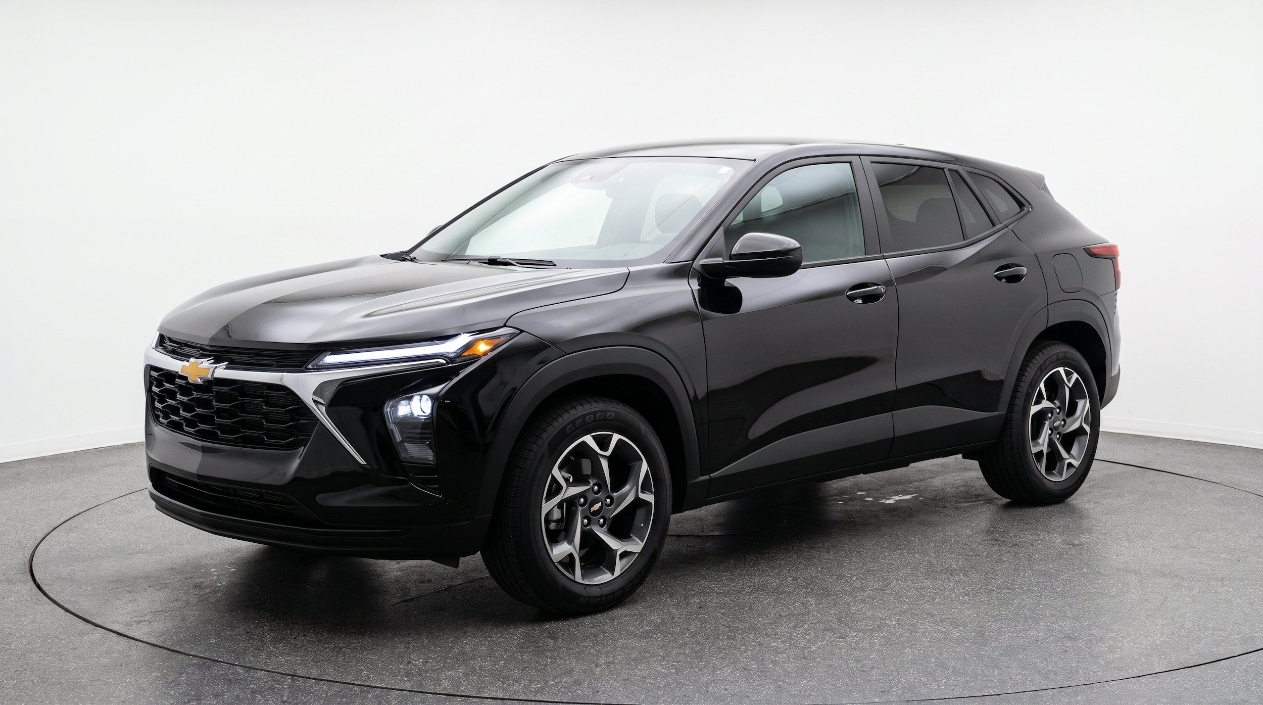 Thumbnail: 2025 Chevrolet Trax - 3