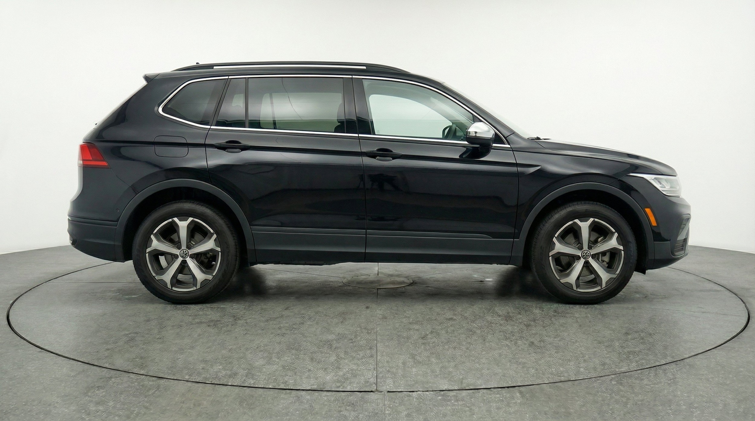 Thumbnail: 2026 Volkswagen Tiguan - 10