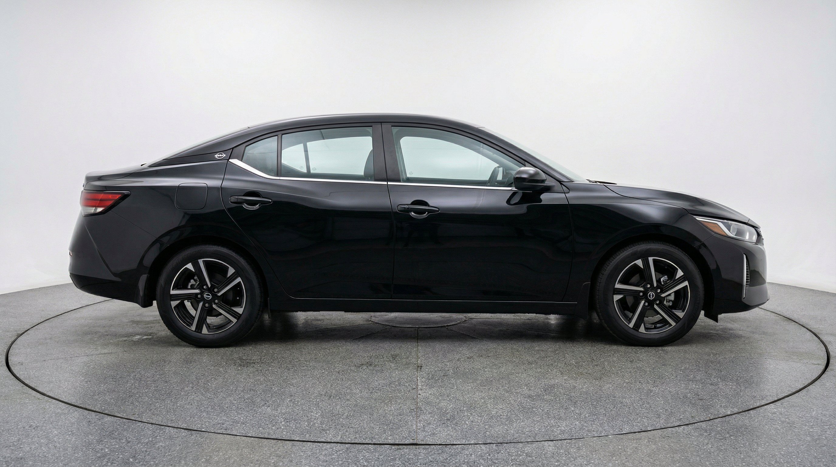Thumbnail: 2025 Nissan Sentra - 10
