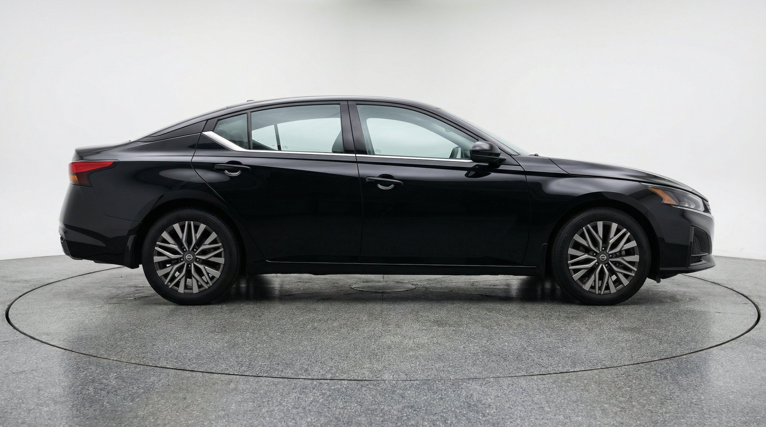 Thumbnail: 2025 Nissan Altima - 10