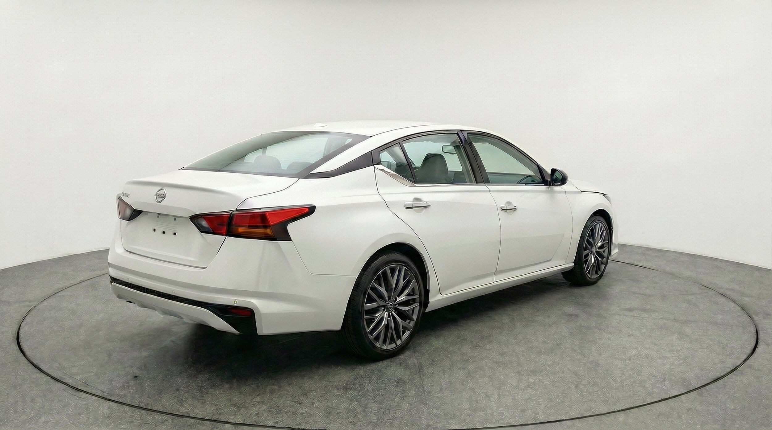 Thumbnail: 2025 Nissan Altima - 9