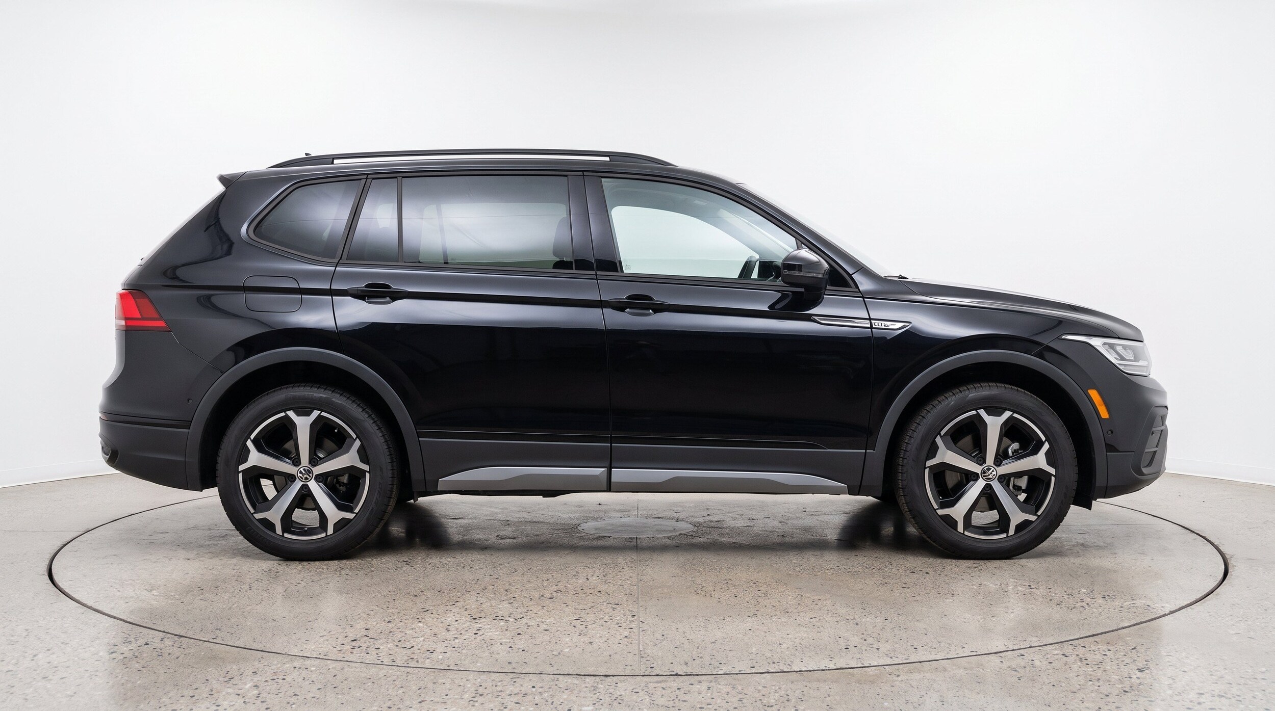 Thumbnail: 2026 Volkswagen Tiguan - 11