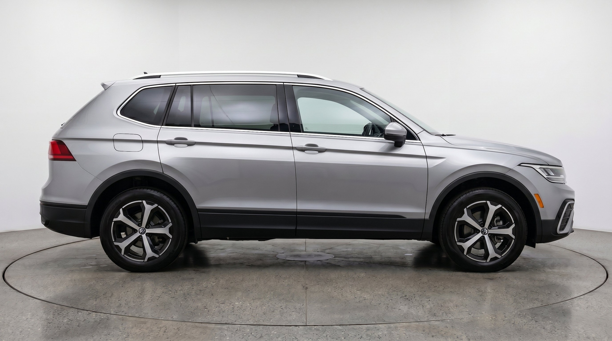 Thumbnail: 2026 Volkswagen Tiguan - 10