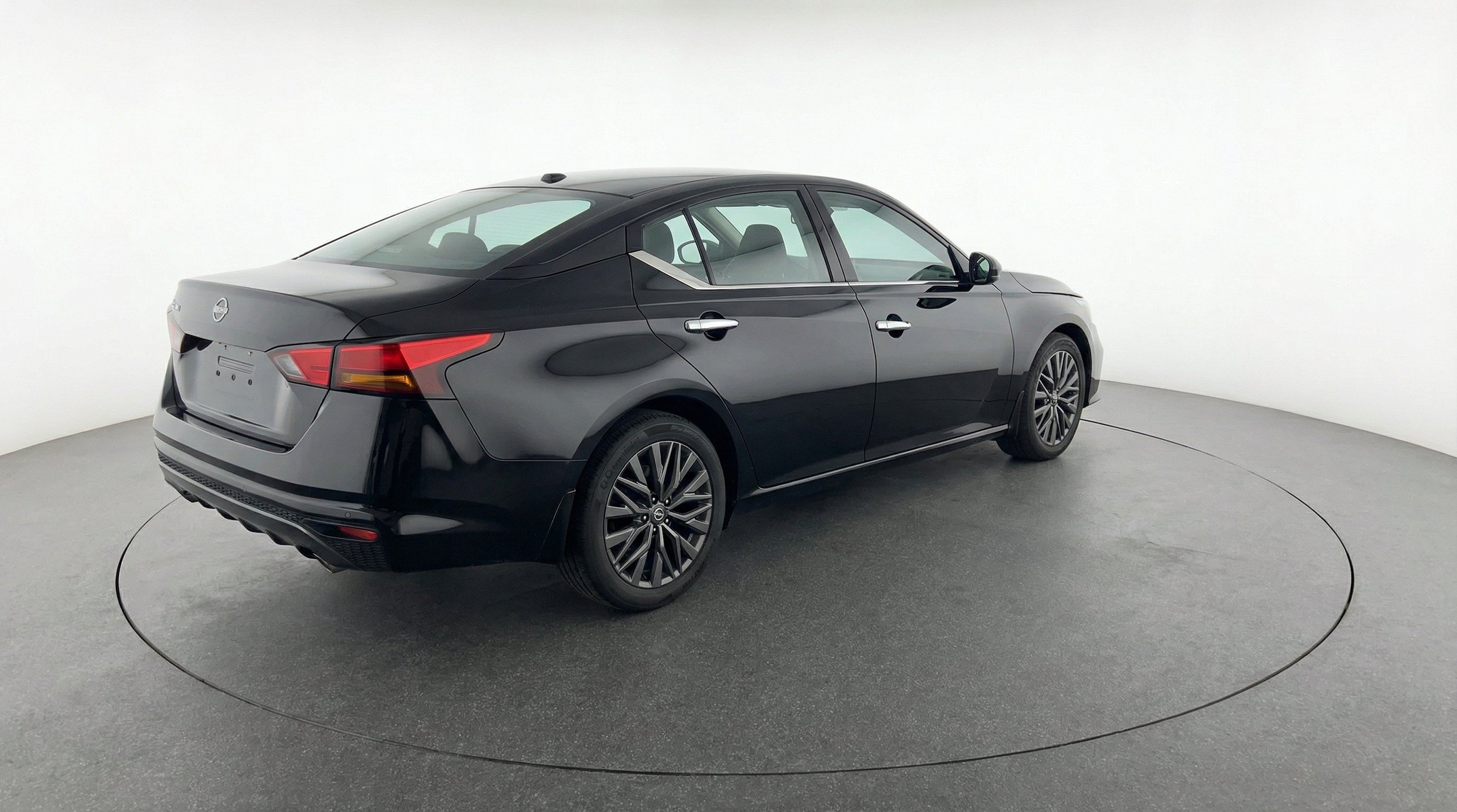 Thumbnail: 2025 Nissan Altima - 9