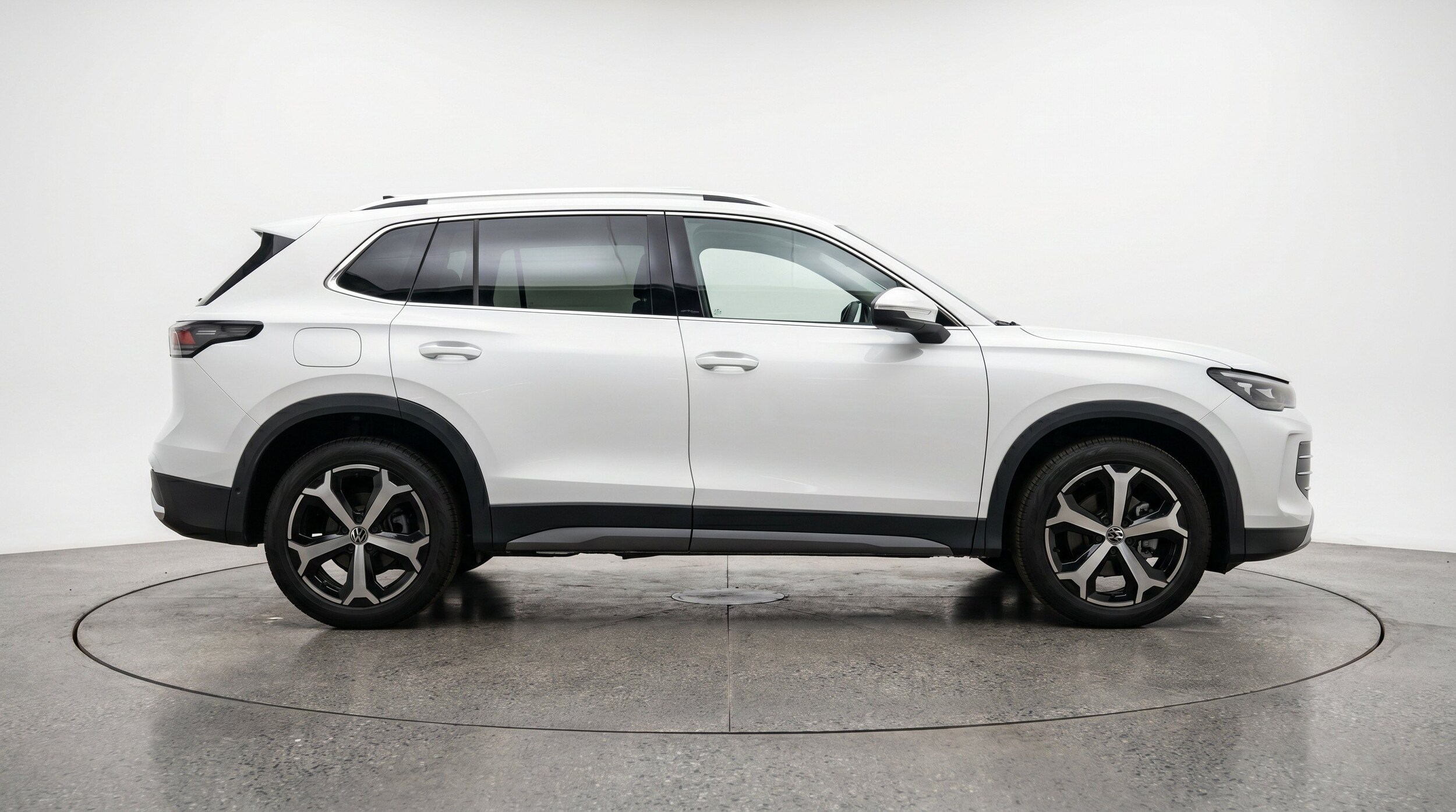 Thumbnail: 2026 Volkswagen Tiguan - 10