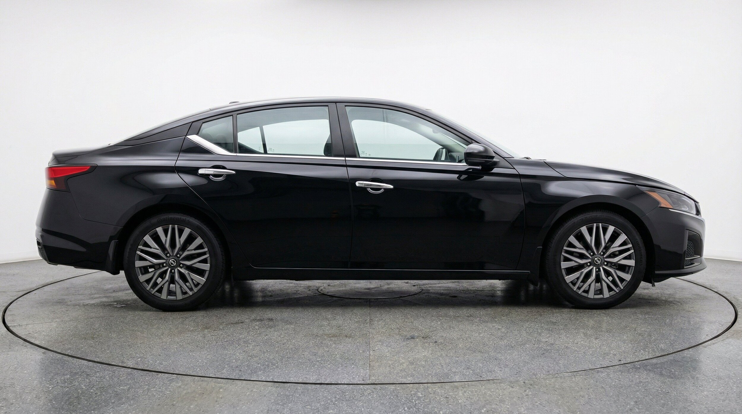 Thumbnail: 2025 Nissan Altima - 10