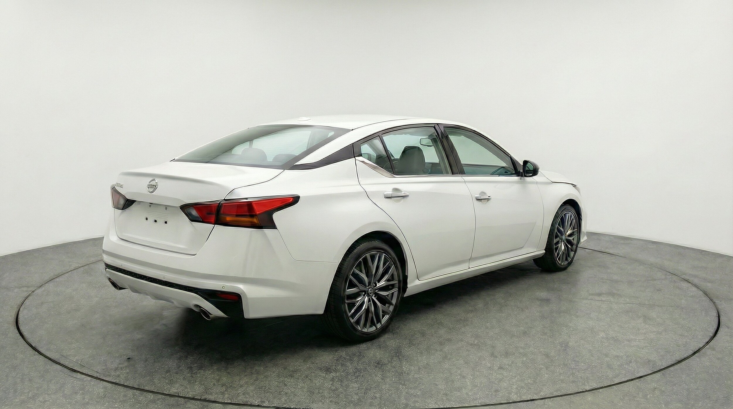Thumbnail: 2025 Nissan Altima - 9
