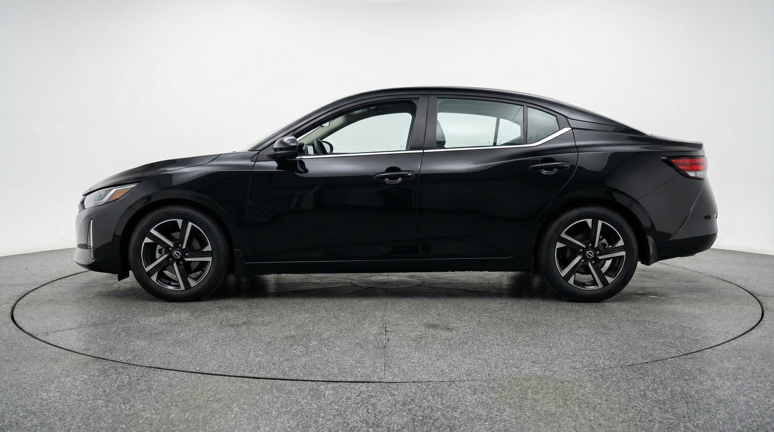 Thumbnail: 2025 Nissan Sentra - 5
