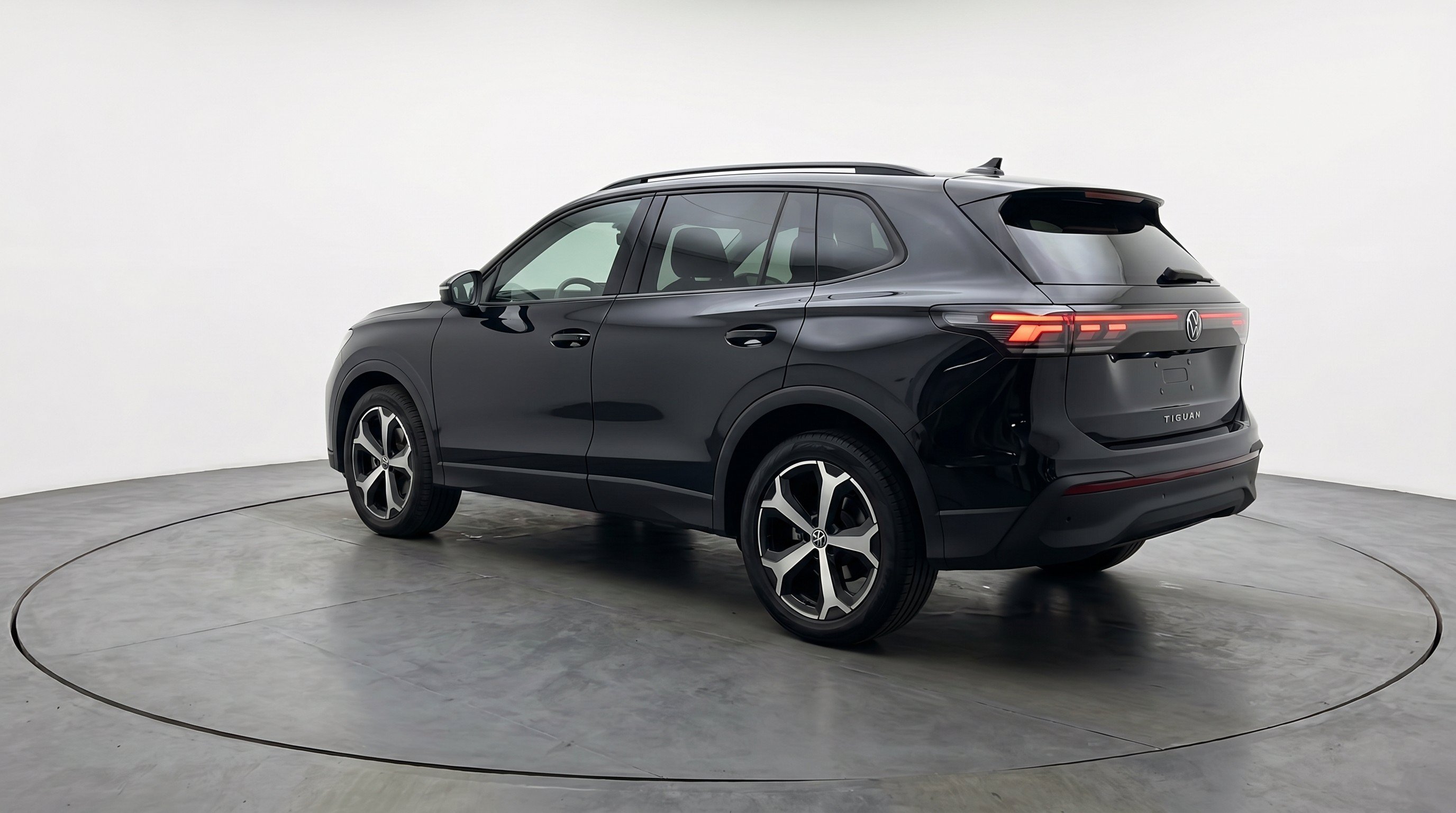 Thumbnail: 2026 Volkswagen Tiguan - 6