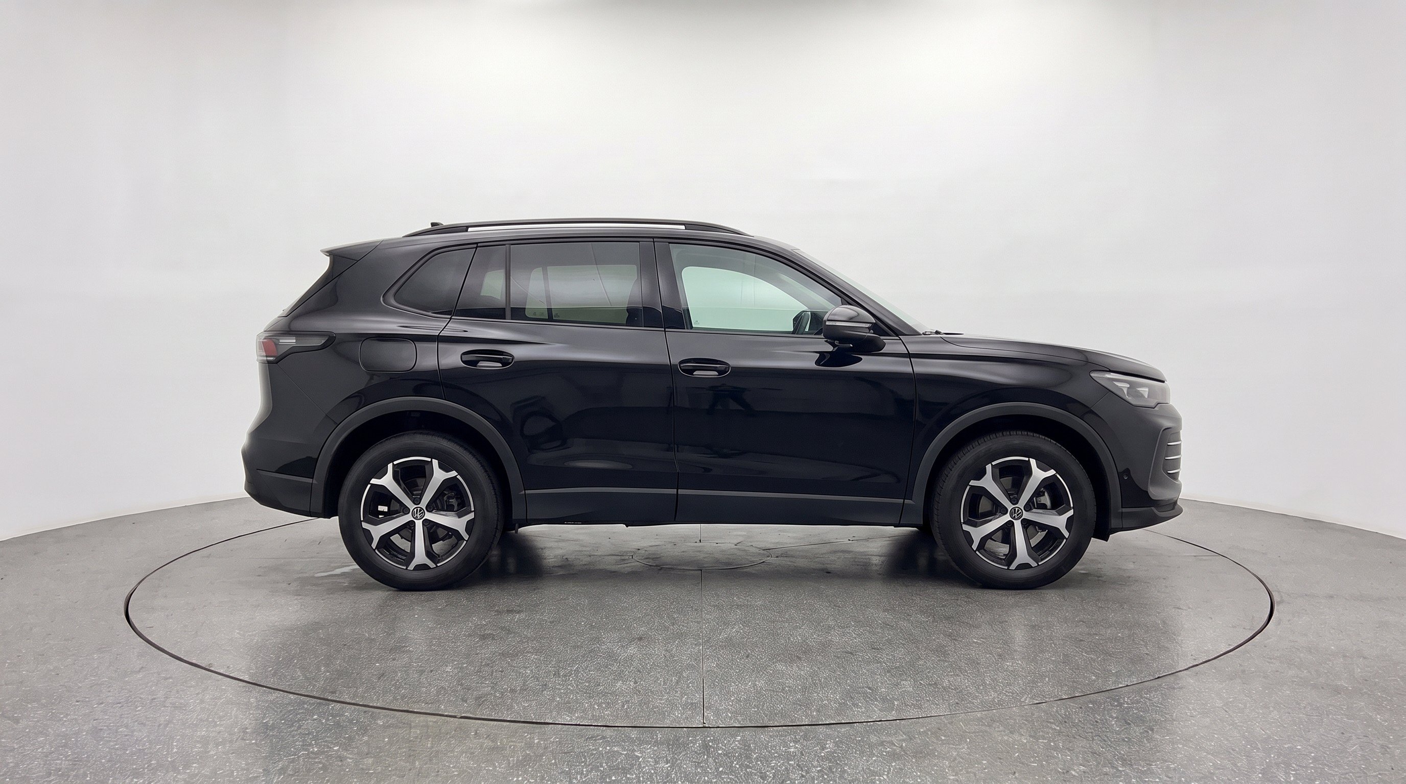 Thumbnail: 2026 Volkswagen Tiguan - 10