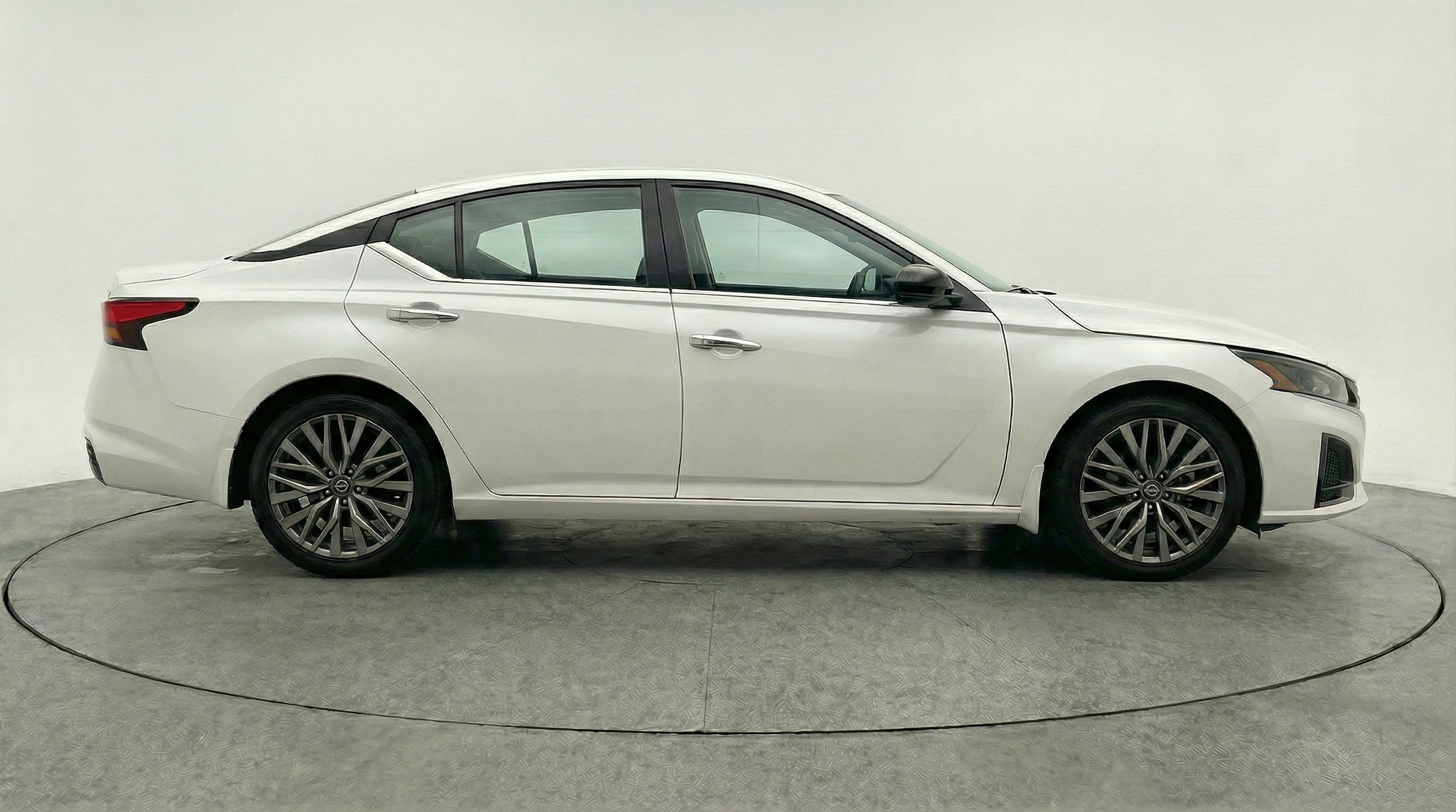 Thumbnail: 2025 Nissan Altima - 10