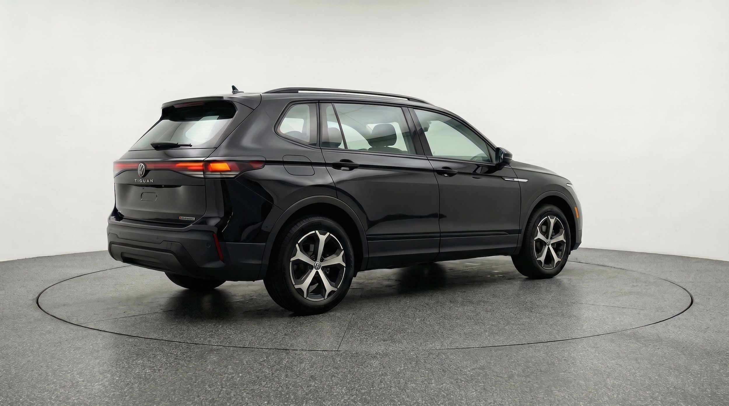 Thumbnail: 2026 Volkswagen Tiguan - 9