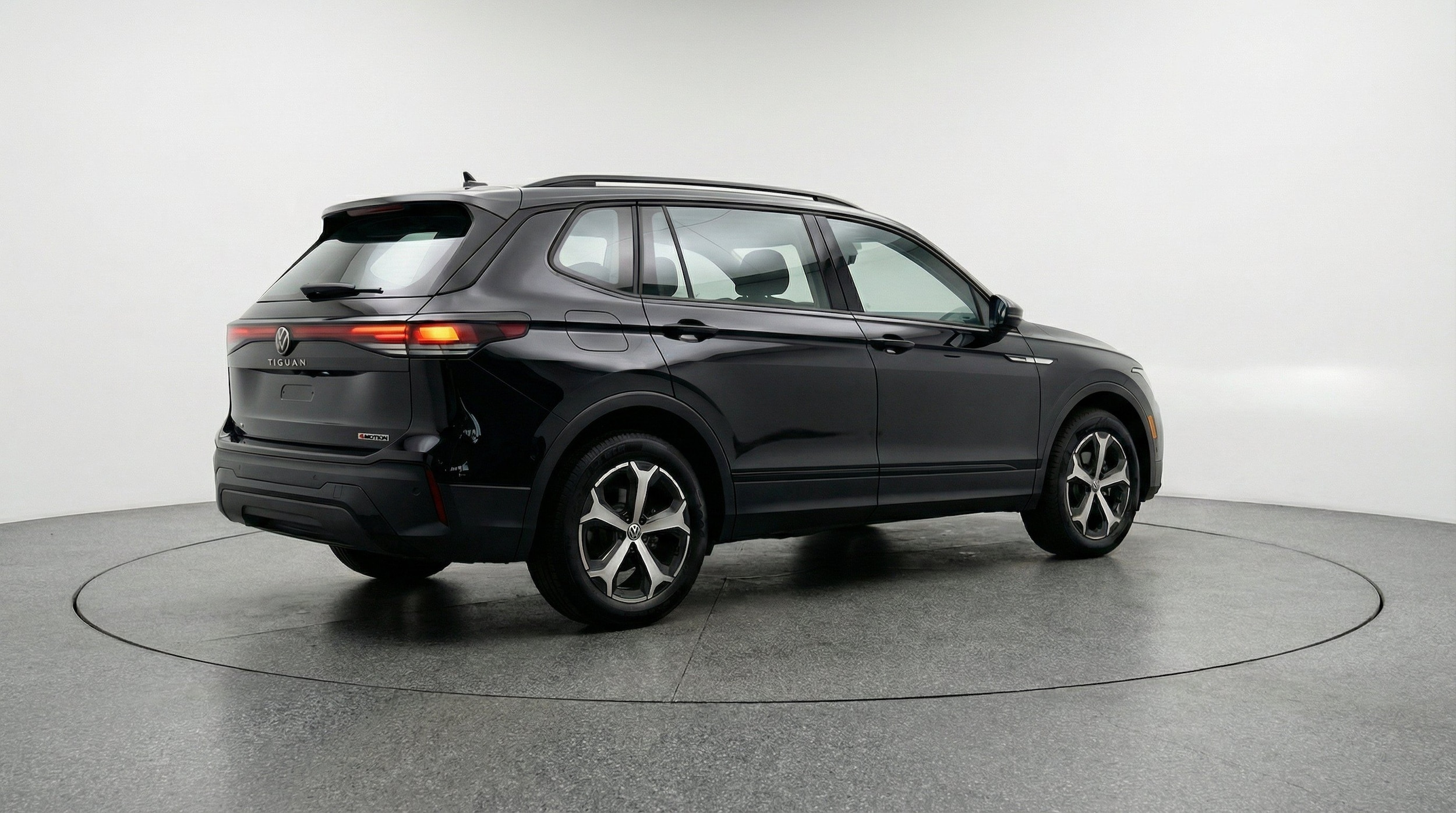 Thumbnail: 2026 Volkswagen Tiguan - 9