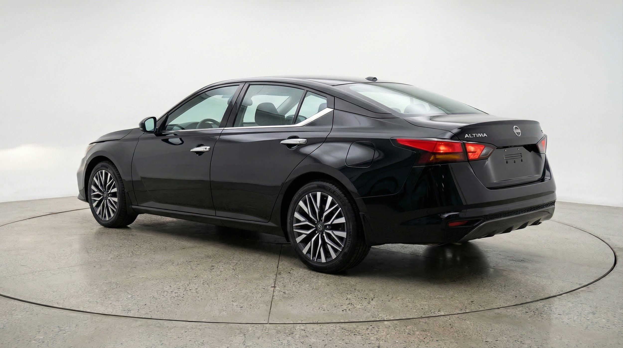 Thumbnail: 2025 Nissan Altima - 6