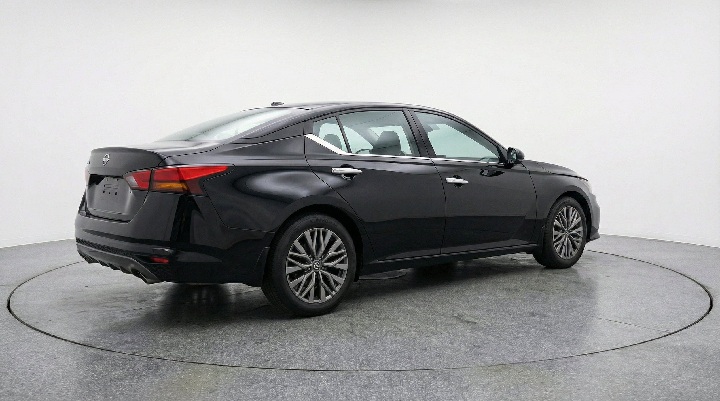 Thumbnail: 2025 Nissan Altima - 9