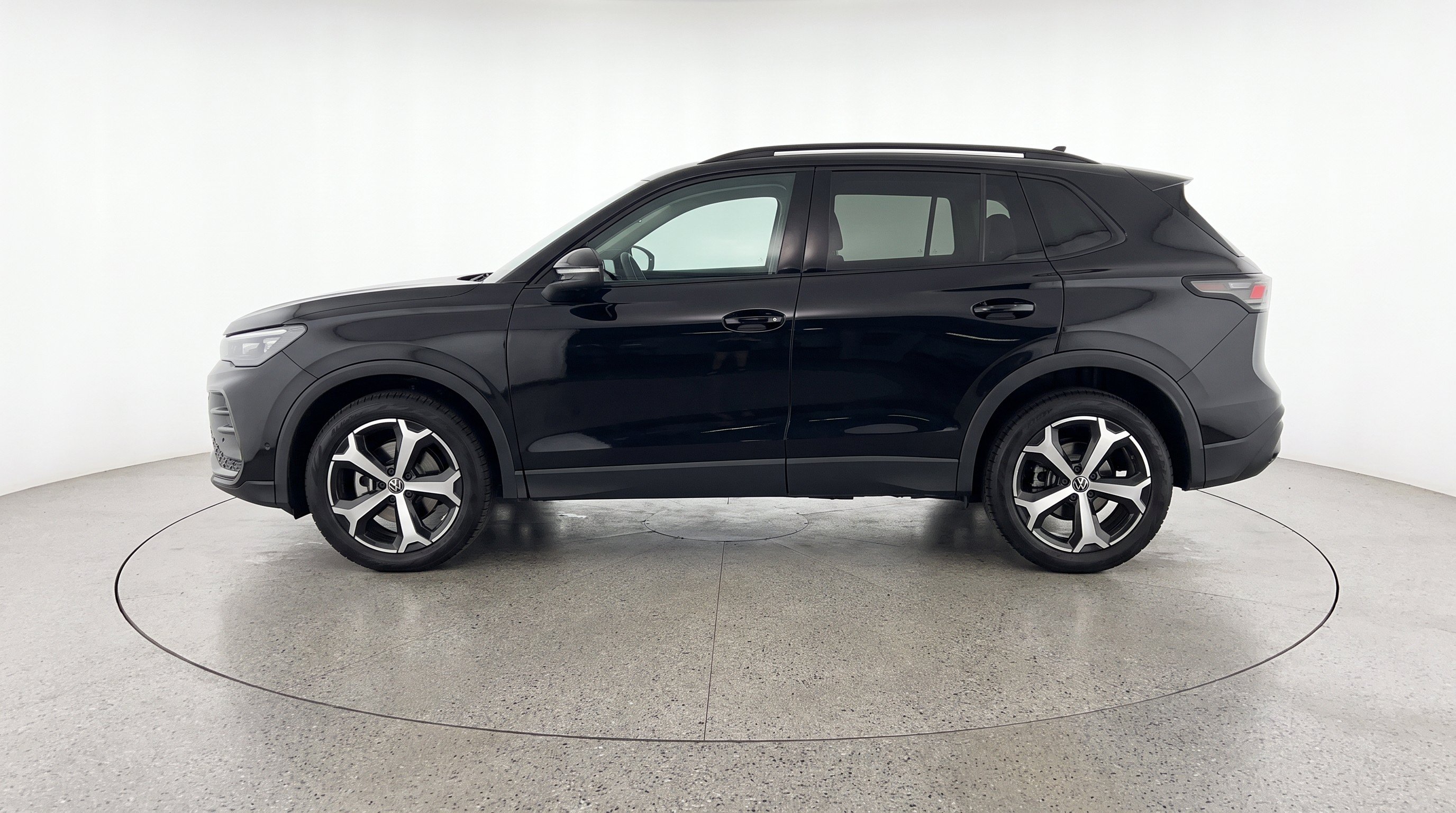 Thumbnail: 2026 Volkswagen Tiguan - 5